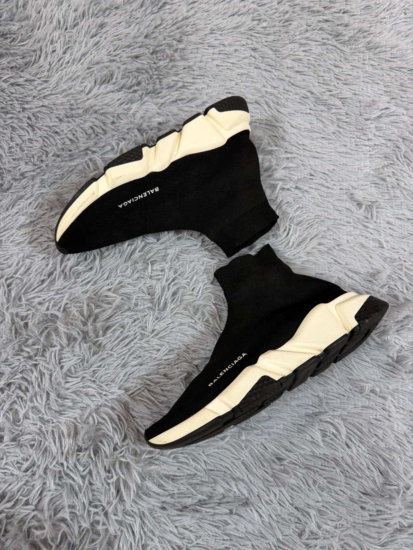 Balenciaga Balenciaga Black Lowtop Sneakers 8 Men Size US 8 / EU 41 - 2 Thumbnail