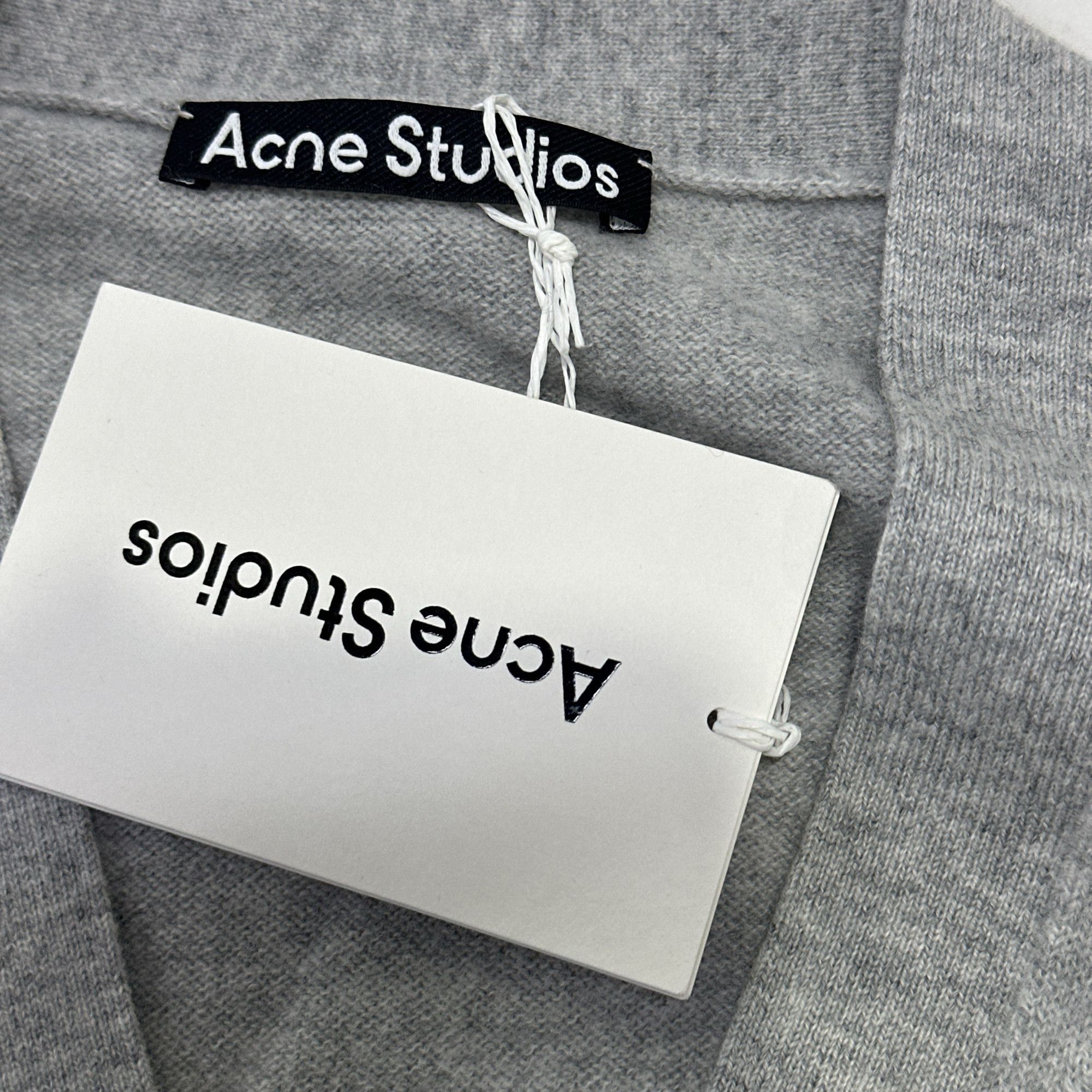 Acne Studios Acne Studios Gray Face Patch Wool Cardigan XS Size US XS / EU 42 / 0 - 5 Thumbnail