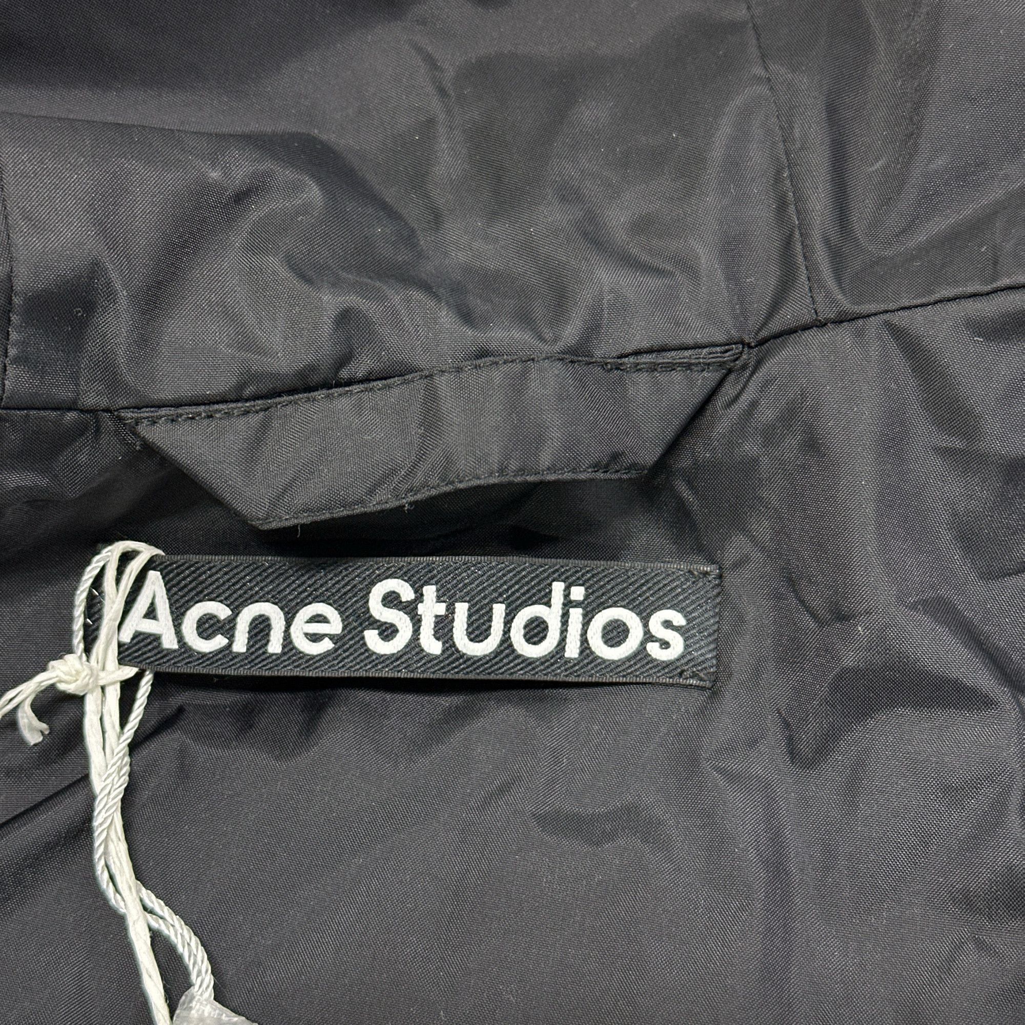 Acne Studios Acne Studios Face Logo Hooded Raincoat L Size US L / EU 52-54 / 3 - 4 Thumbnail