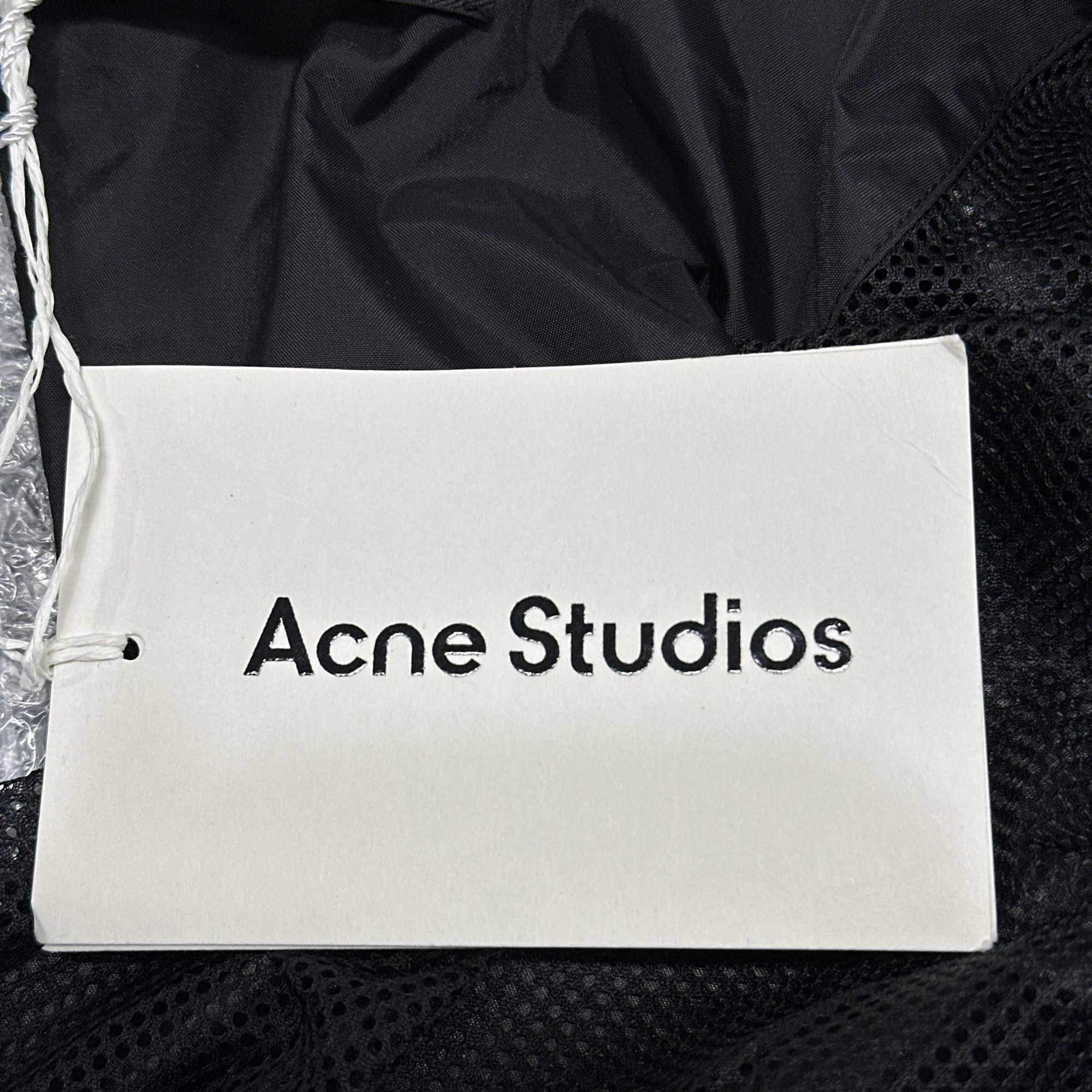 Acne Studios Acne Studios Face Logo Hooded Raincoat L Size US L / EU 52-54 / 3 - 6 Thumbnail