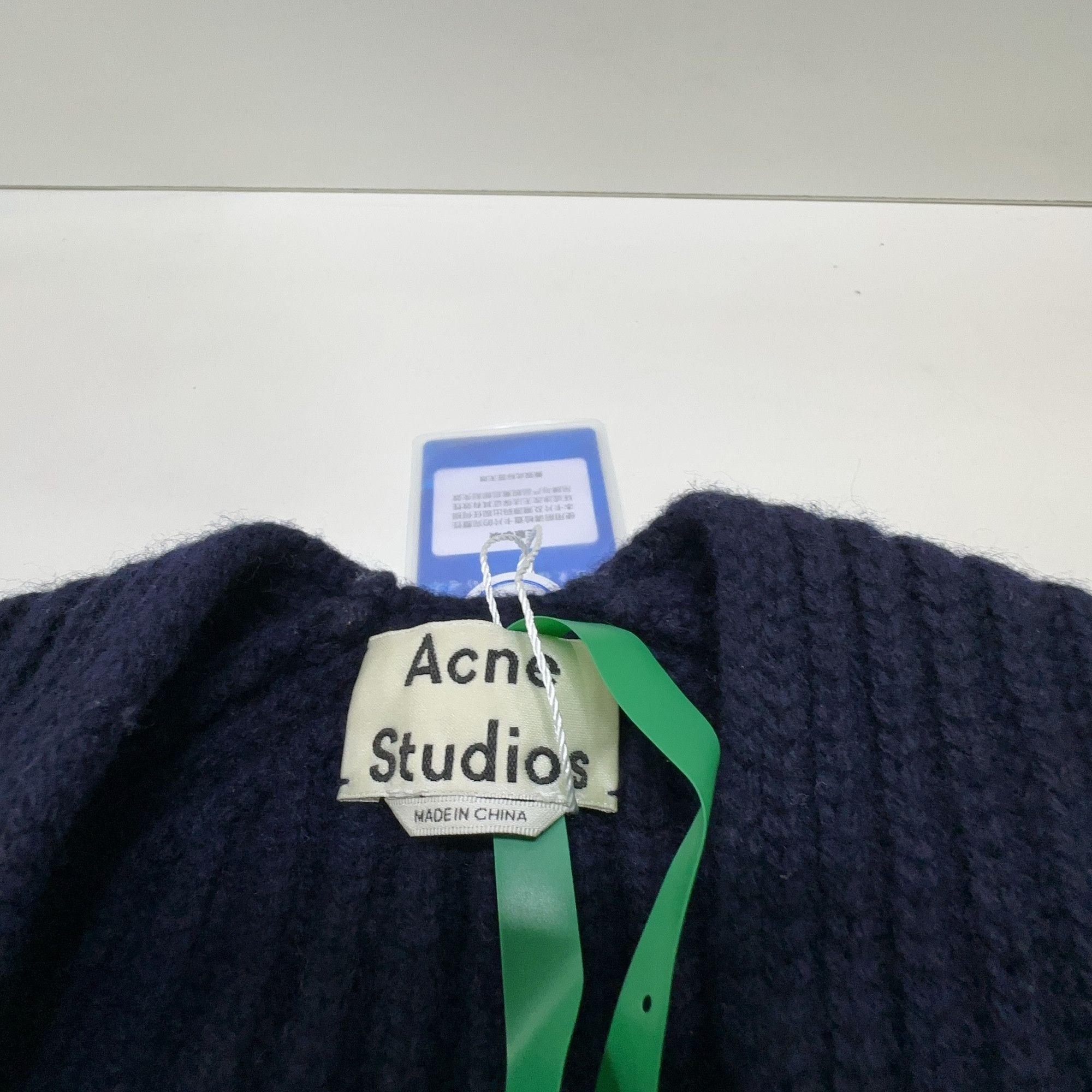 Acne Studios Acne Studios Deborah V-Neck Wool Sweater XS Size XS / US 0-2 / IT 36-38 - 4 Thumbnail