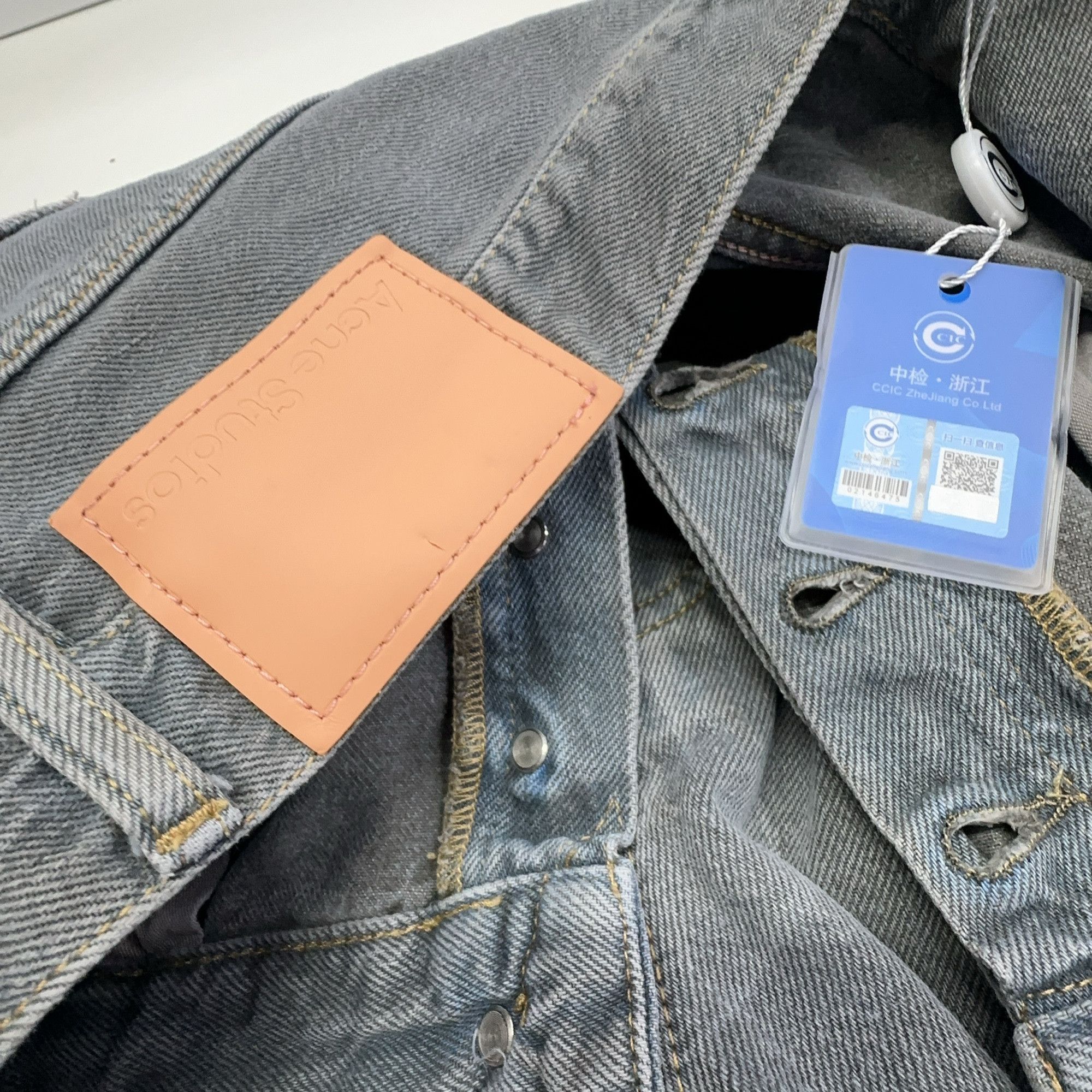 Acne Studios Acne Studios Distressed Cropped Jeans 33 Size US 33 - 7 Thumbnail