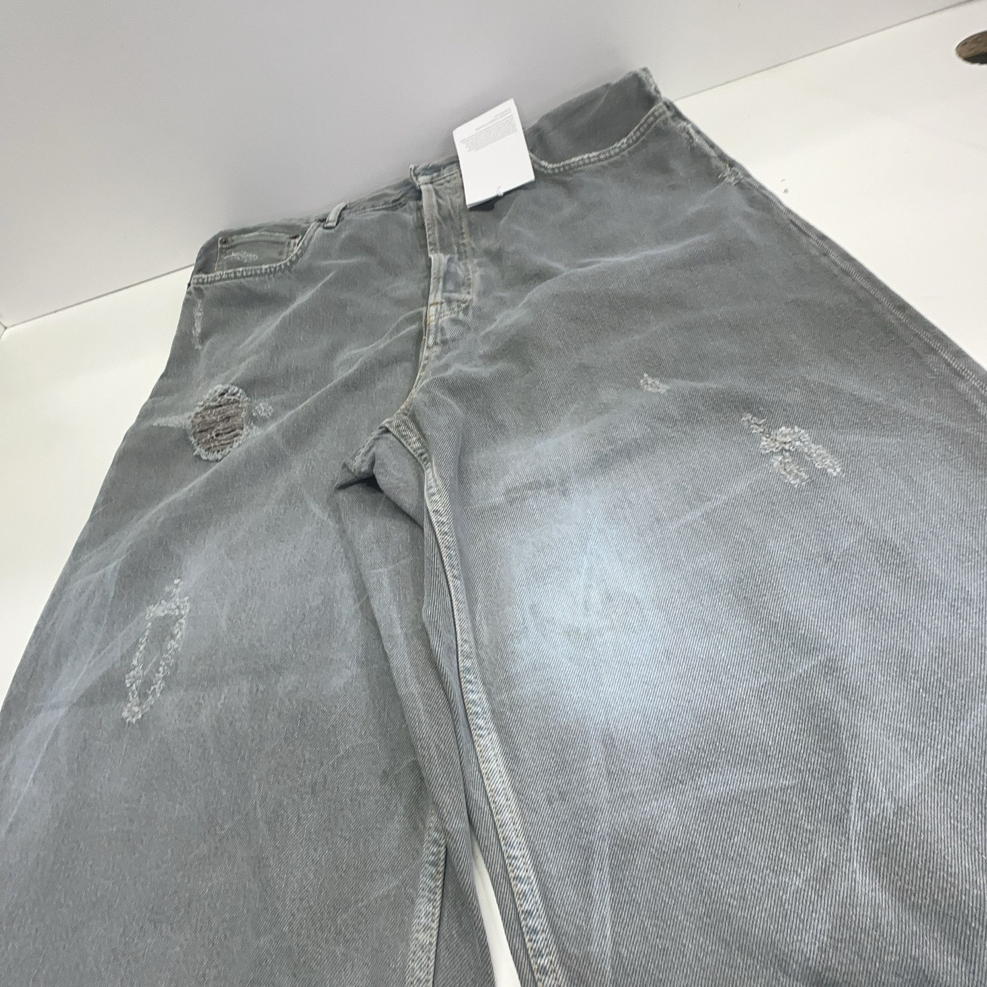 Acne Studios Acne Studios Distressed Cropped Jeans 33 Size US 33 - 8 Thumbnail