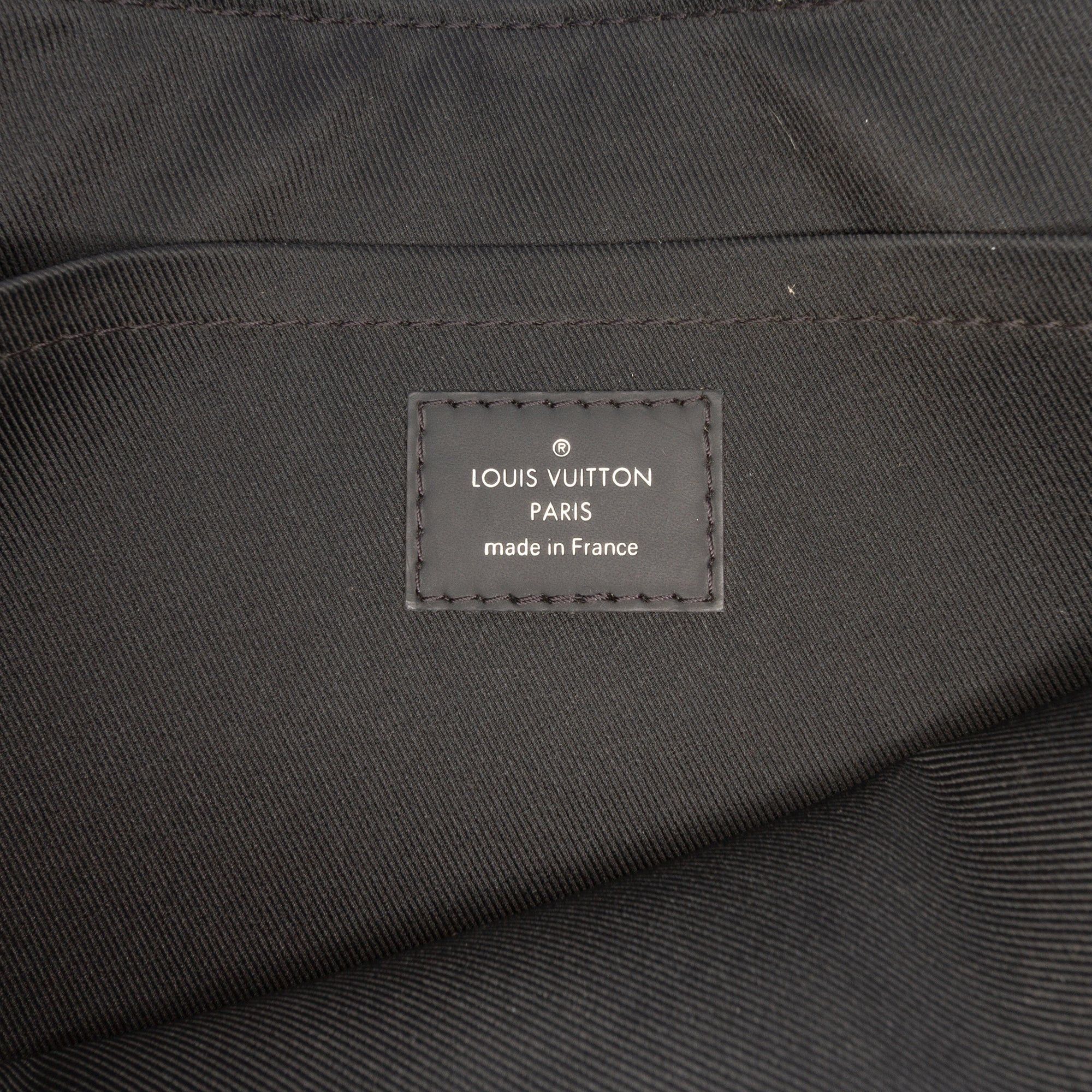 Louis Vuitton Monogram Eclipse Discovery Pochette GM Size ONE SIZE - 5 Thumbnail