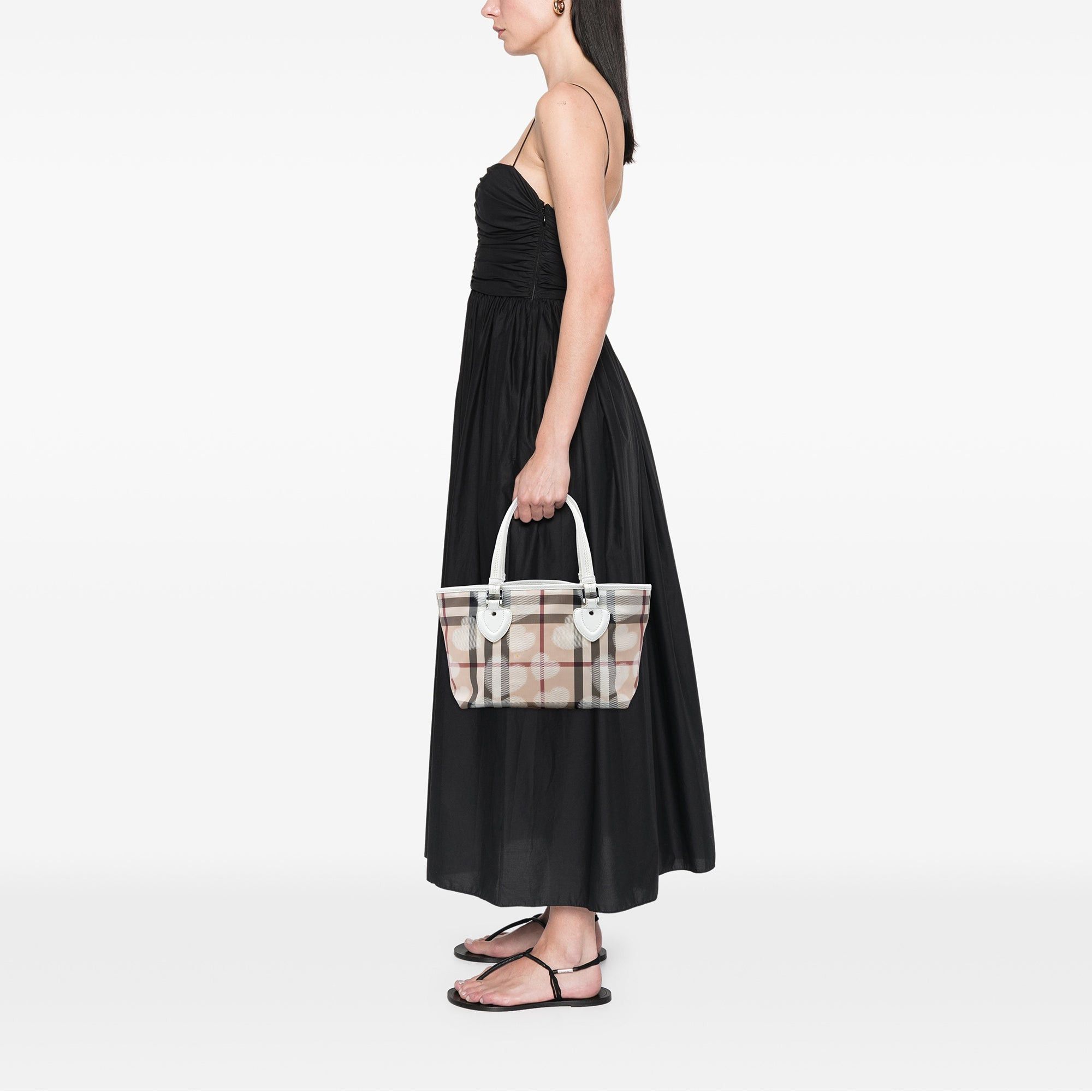 Burberry House Check Coated Canvas Hearts Tote Size ONE SIZE - 7 Thumbnail