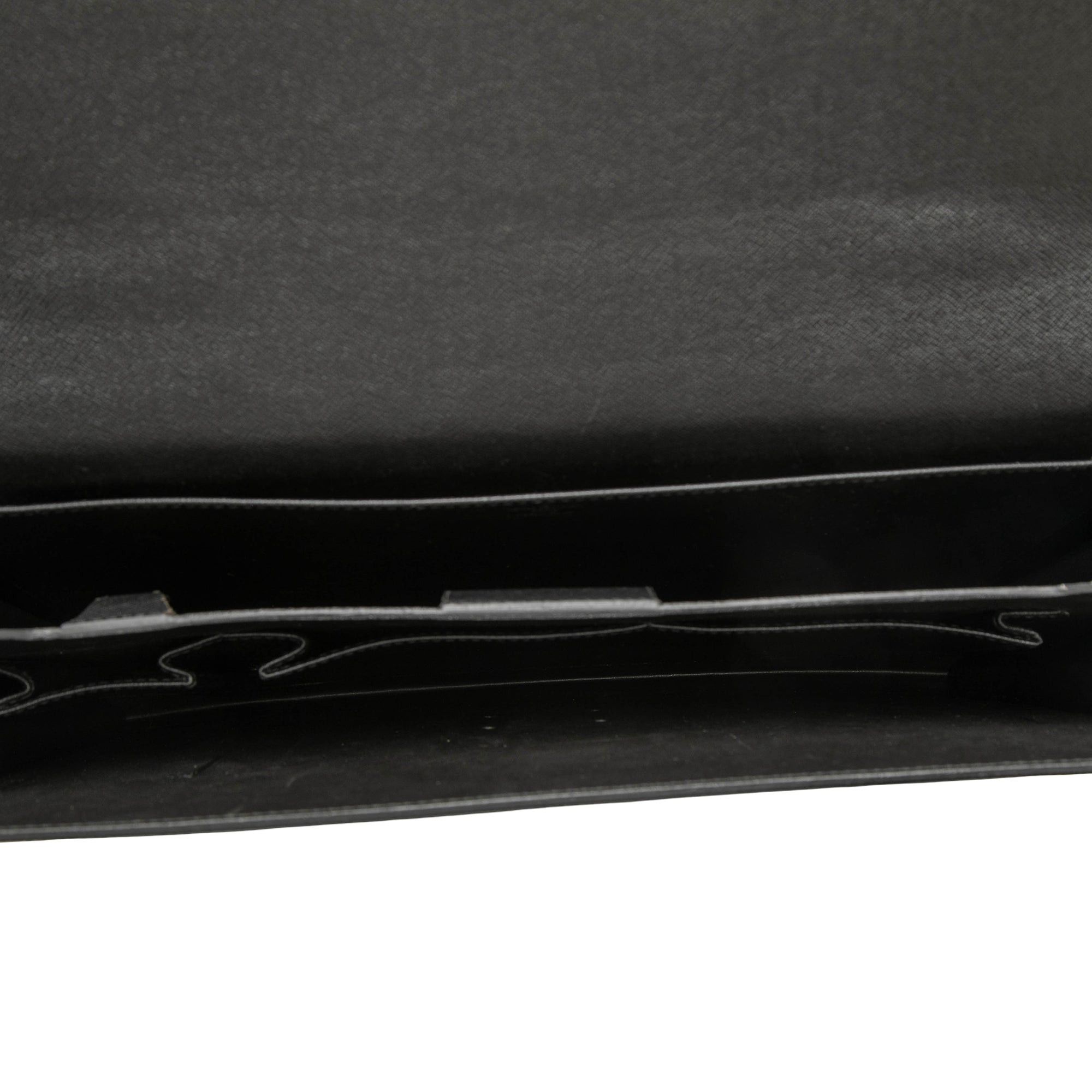 Louis Vuitton Taiga Robusto 2 Size ONE SIZE - 4 Thumbnail