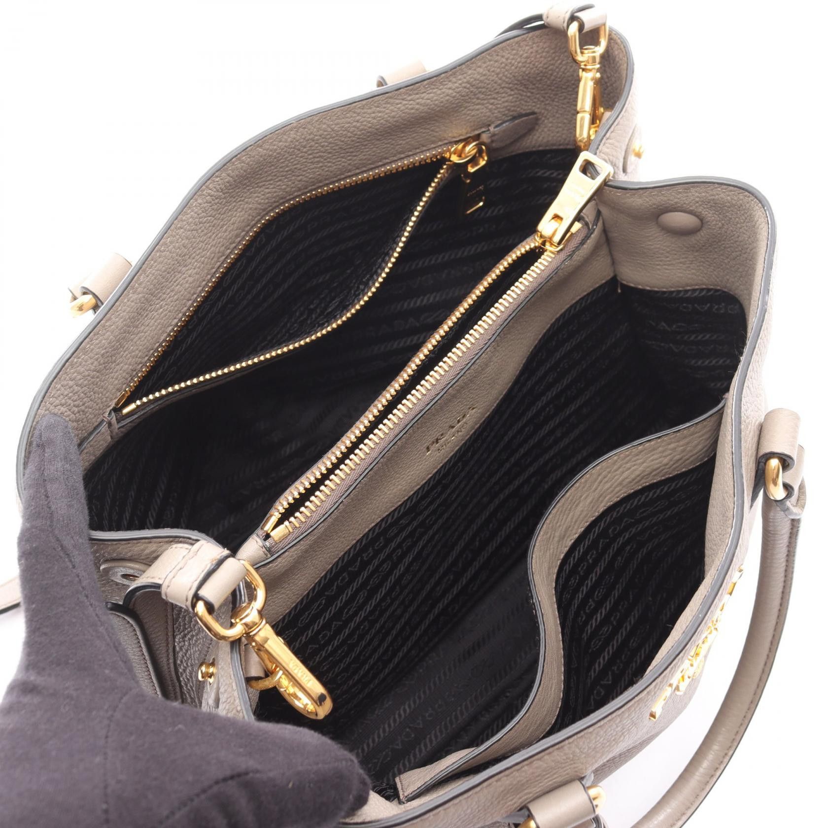 Prada Prada Prada Vitello Daino Handbag Leather Handbag DUTY FREE for USA Size ONE SIZE - 3 Thumbnail