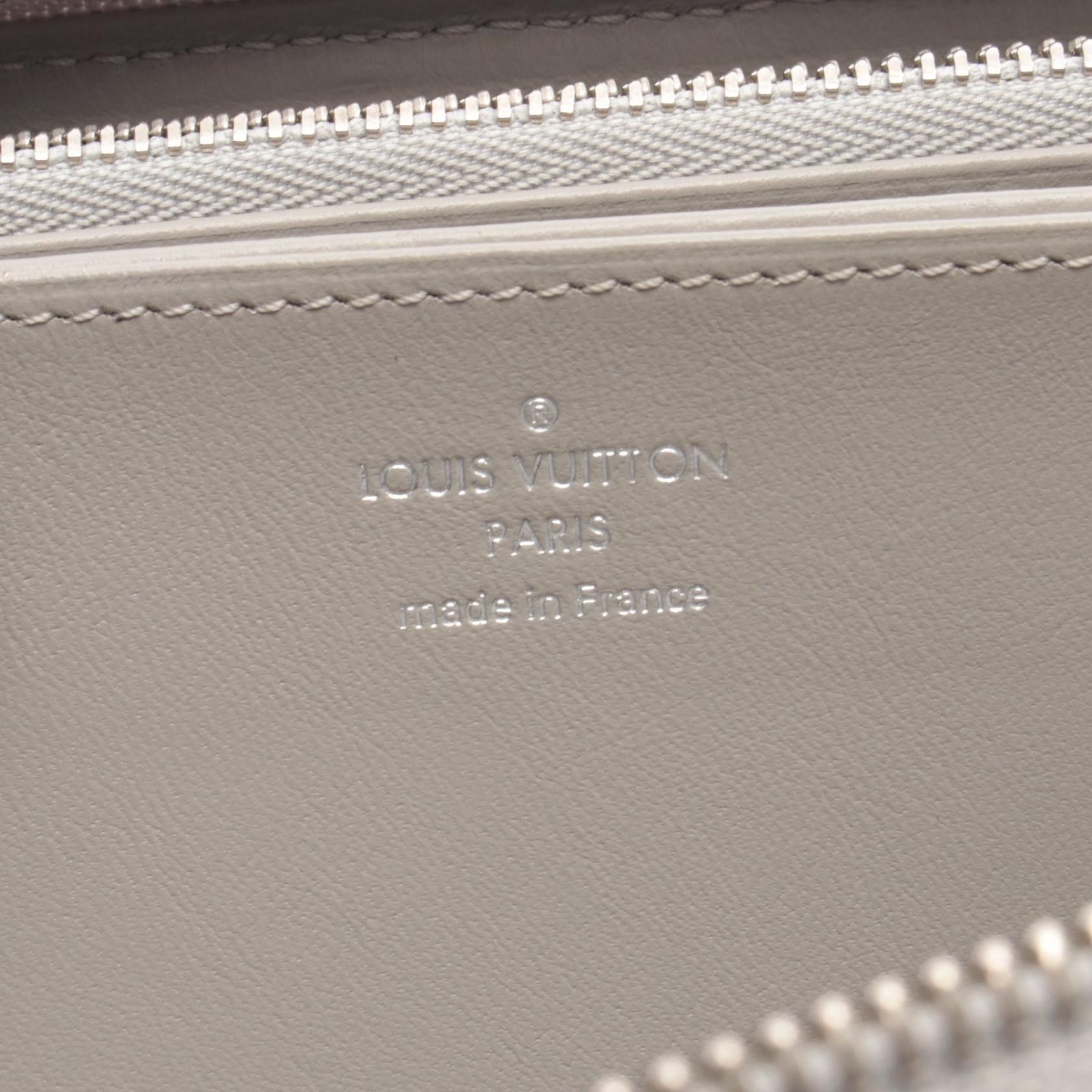 Louis Vuitton Louis Vuitton Louis Vuitton Zippy Wallet Monogram Mahina Long Wallet Leather Long Wallet M81642 DUTY FREE for USA Size ONE SIZE - 5 Thumbnail