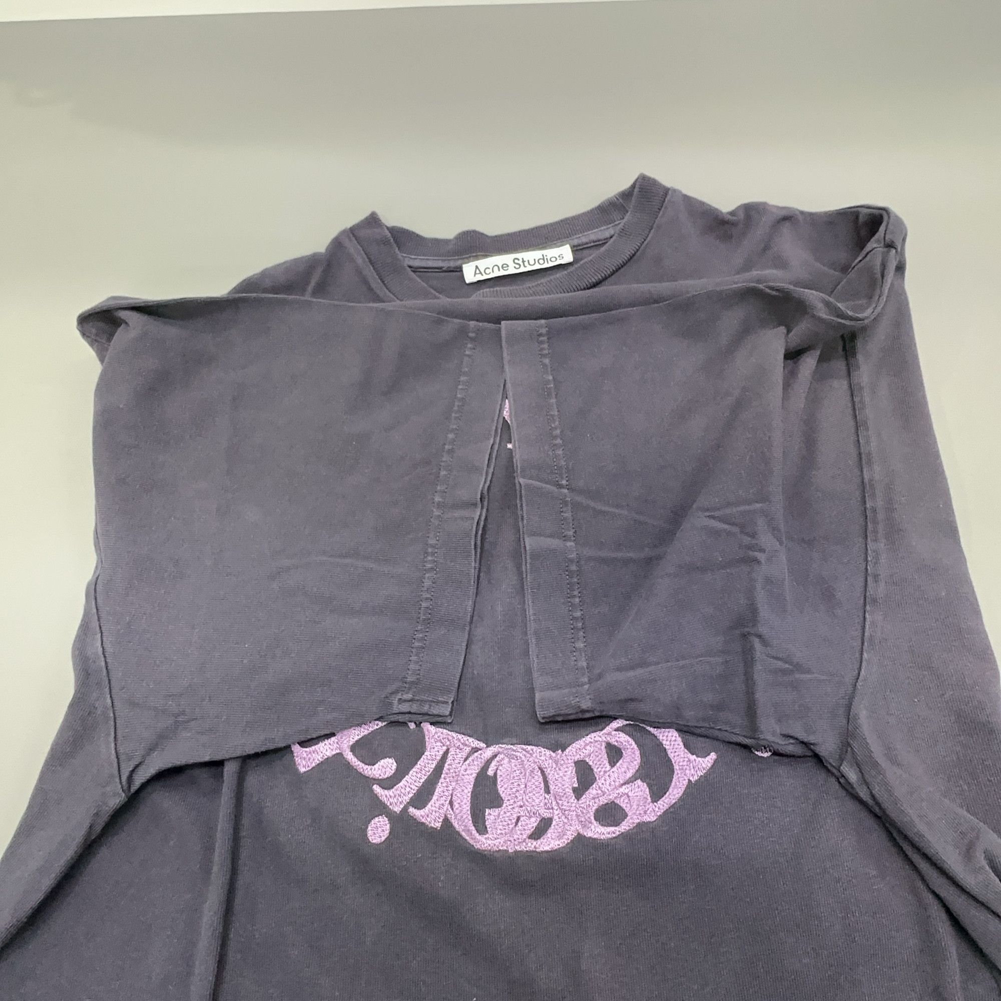 Acne Studios Acne Studios Circle Logo Graphic T-Shirt S Size US S / EU 44-46 / 1 - 6 Thumbnail