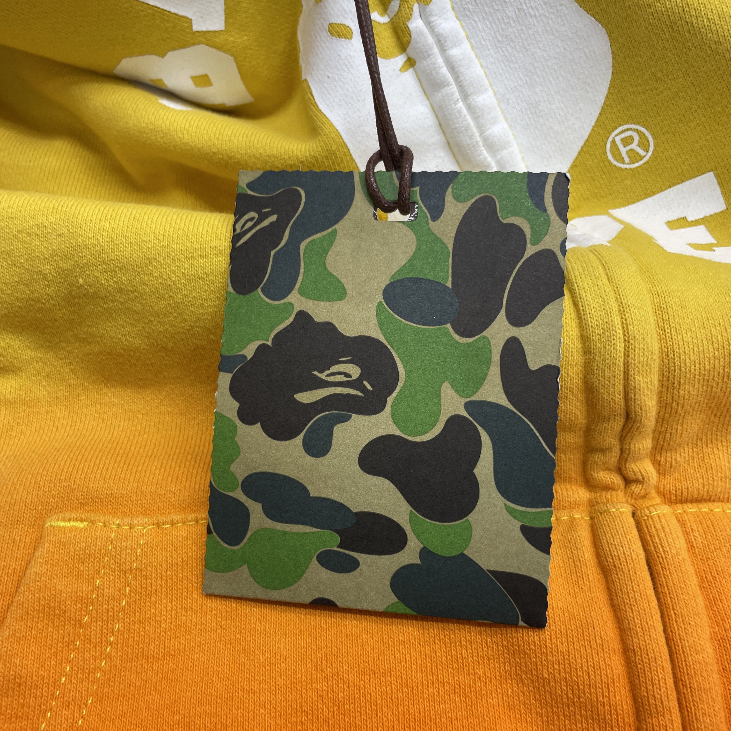 Bape A BATHING APE Gradient Logo Zip Hoodie Size L Size US L / EU 52-54 / 3 - 5 Thumbnail