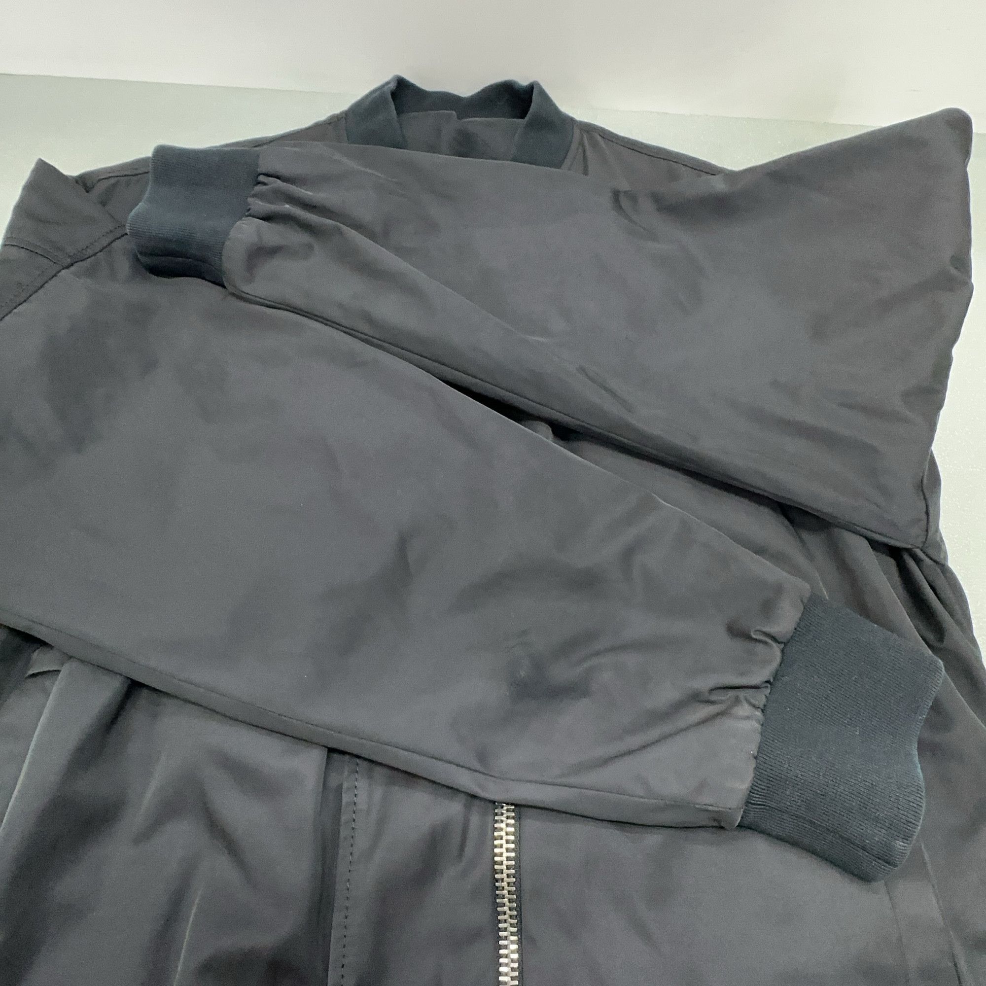 Balenciaga Balenciaga Solid Zip-Up Bomber Jacket 46 Size US S / EU 44-46 / 1 - 12 Thumbnail