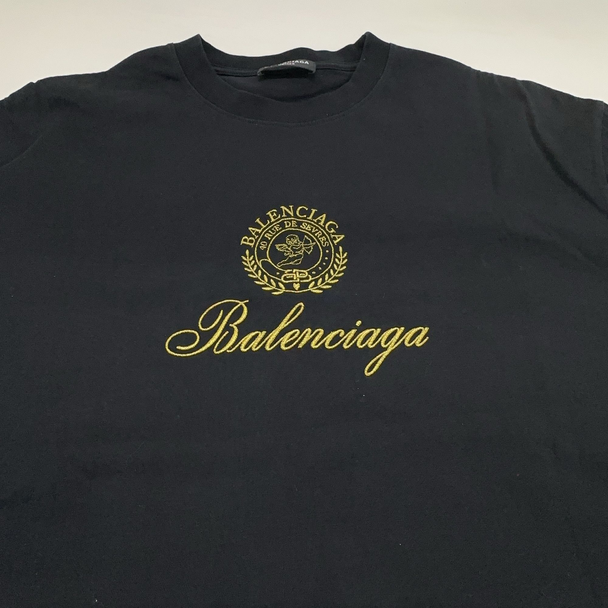 Balenciaga Balenciaga Crest Logo Graphic T-Shirt S Size US S / EU 44-46 / 1 - 8 Thumbnail