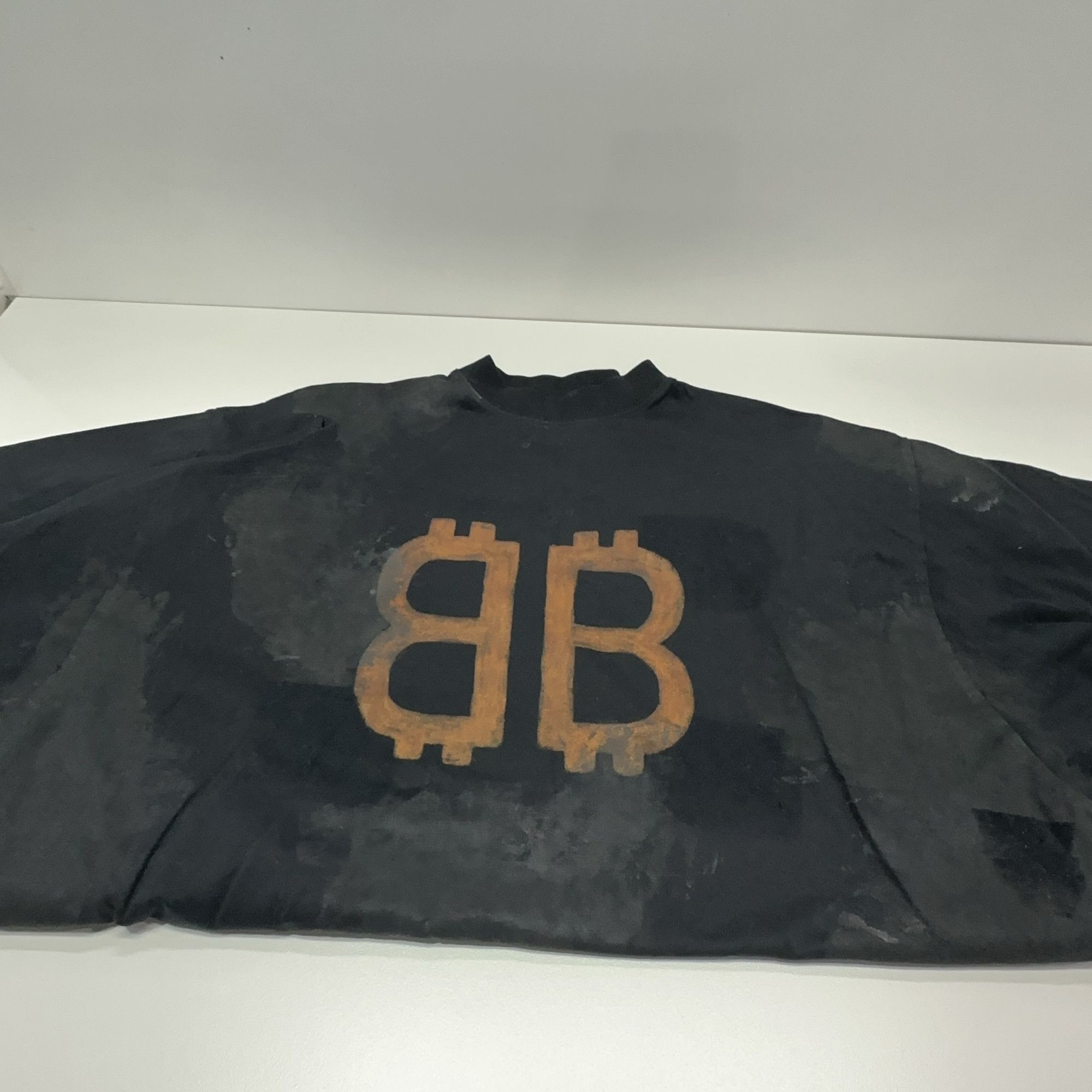 Balenciaga Balenciaga Bitcoin Graphic Distressed T-Shirt Size 1 Size US S / EU 44-46 / 1 - 8 Thumbnail