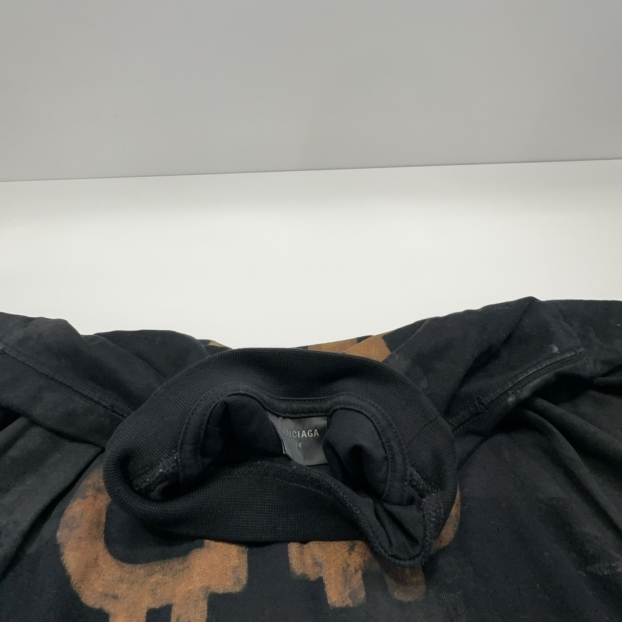 Balenciaga Balenciaga Bitcoin Graphic Distressed T-Shirt Size 1 Size US S / EU 44-46 / 1 - 7 Thumbnail