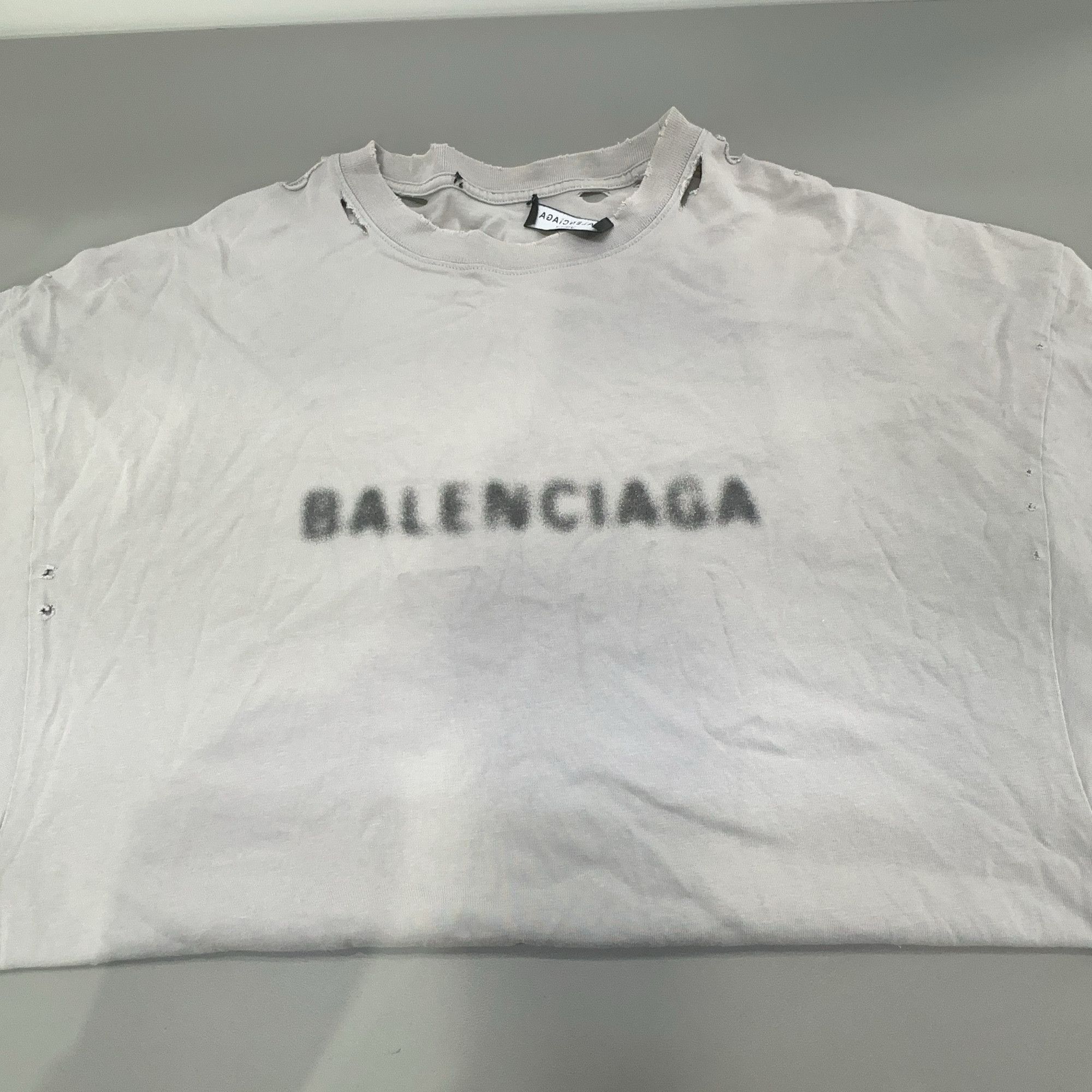 Balenciaga Balenciaga Distressed Logo T-Shirt XXS Size US XXS / EU 40 - 7 Thumbnail