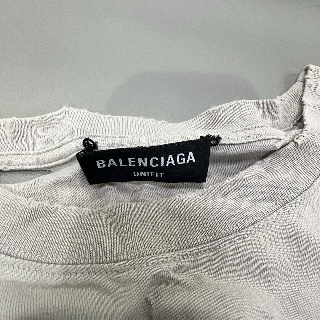 Balenciaga Balenciaga Distressed Logo T-Shirt XXS Size US XXS / EU 40 - 4 Thumbnail
