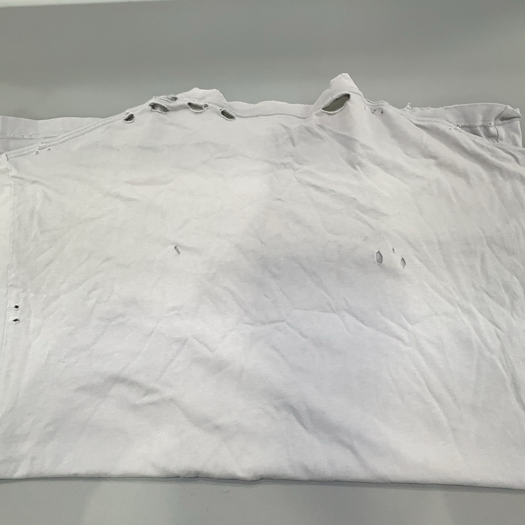 Balenciaga Balenciaga Distressed Logo T-Shirt XXS Size US XXS / EU 40 - 11 Thumbnail