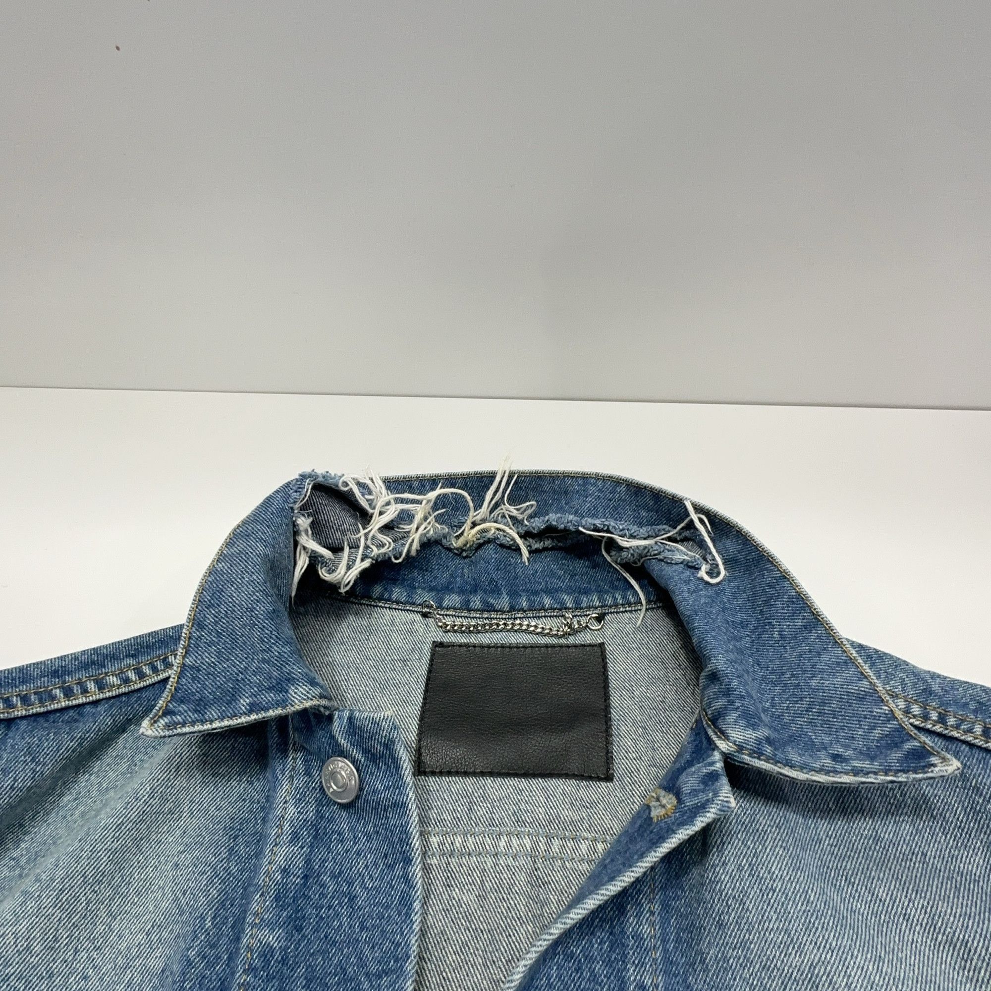 Balenciaga Balenciaga Logo Embroidered Denim Jacket 48 Size US M / EU 48-50 / 2 - 7 Thumbnail