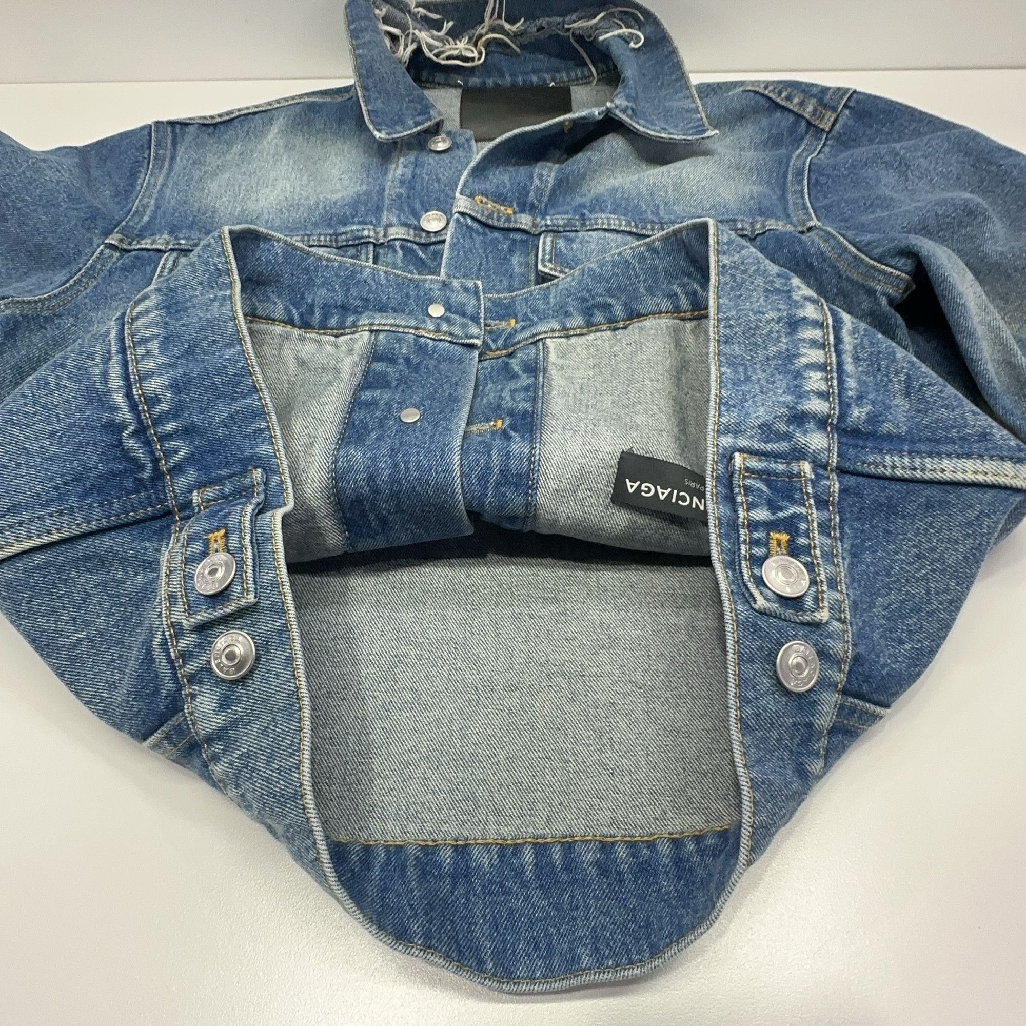 Balenciaga Balenciaga Logo Embroidered Denim Jacket 48 Size US M / EU 48-50 / 2 - 8 Thumbnail