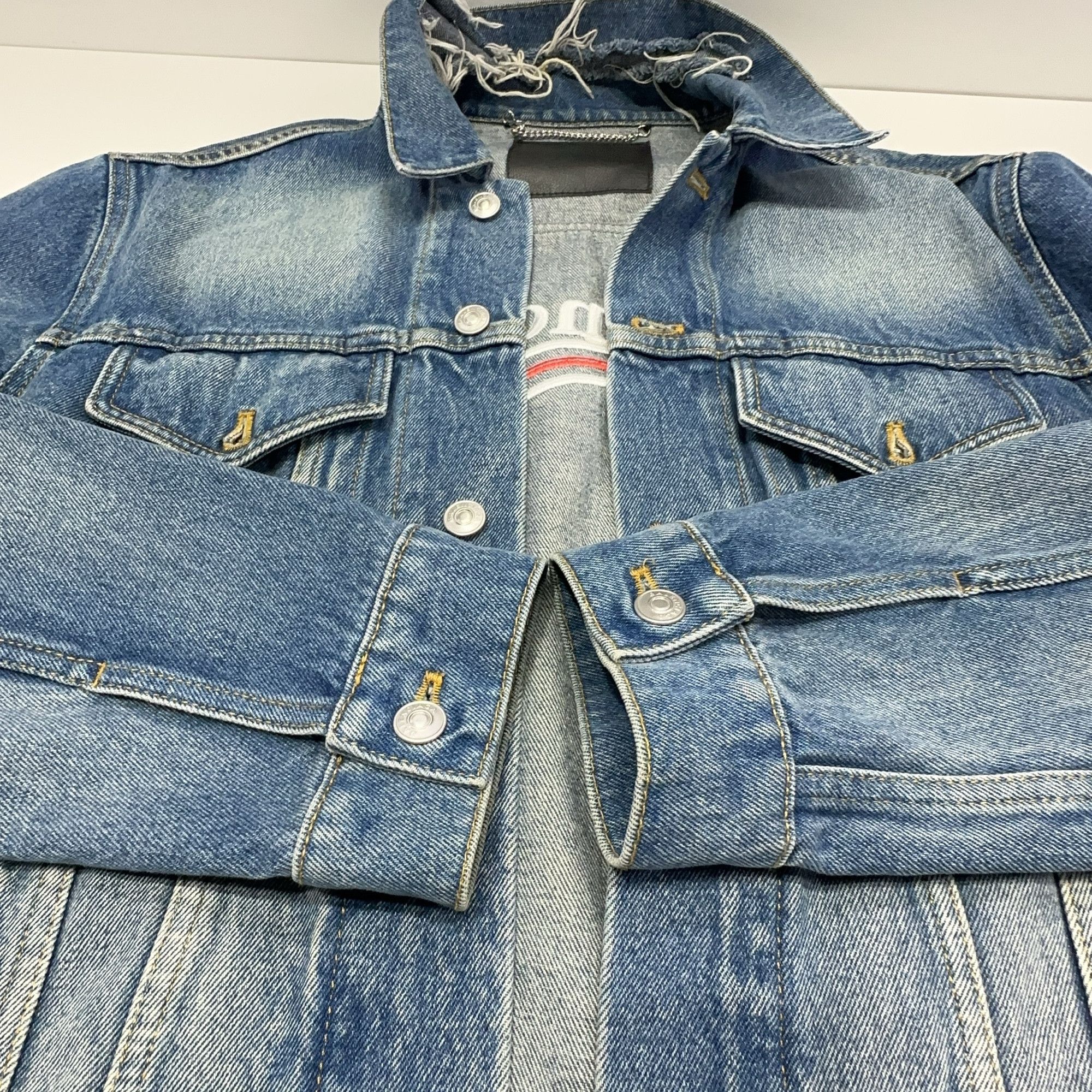 Balenciaga Balenciaga Logo Embroidered Denim Jacket 48 Size US M / EU 48-50 / 2 - 10 Thumbnail