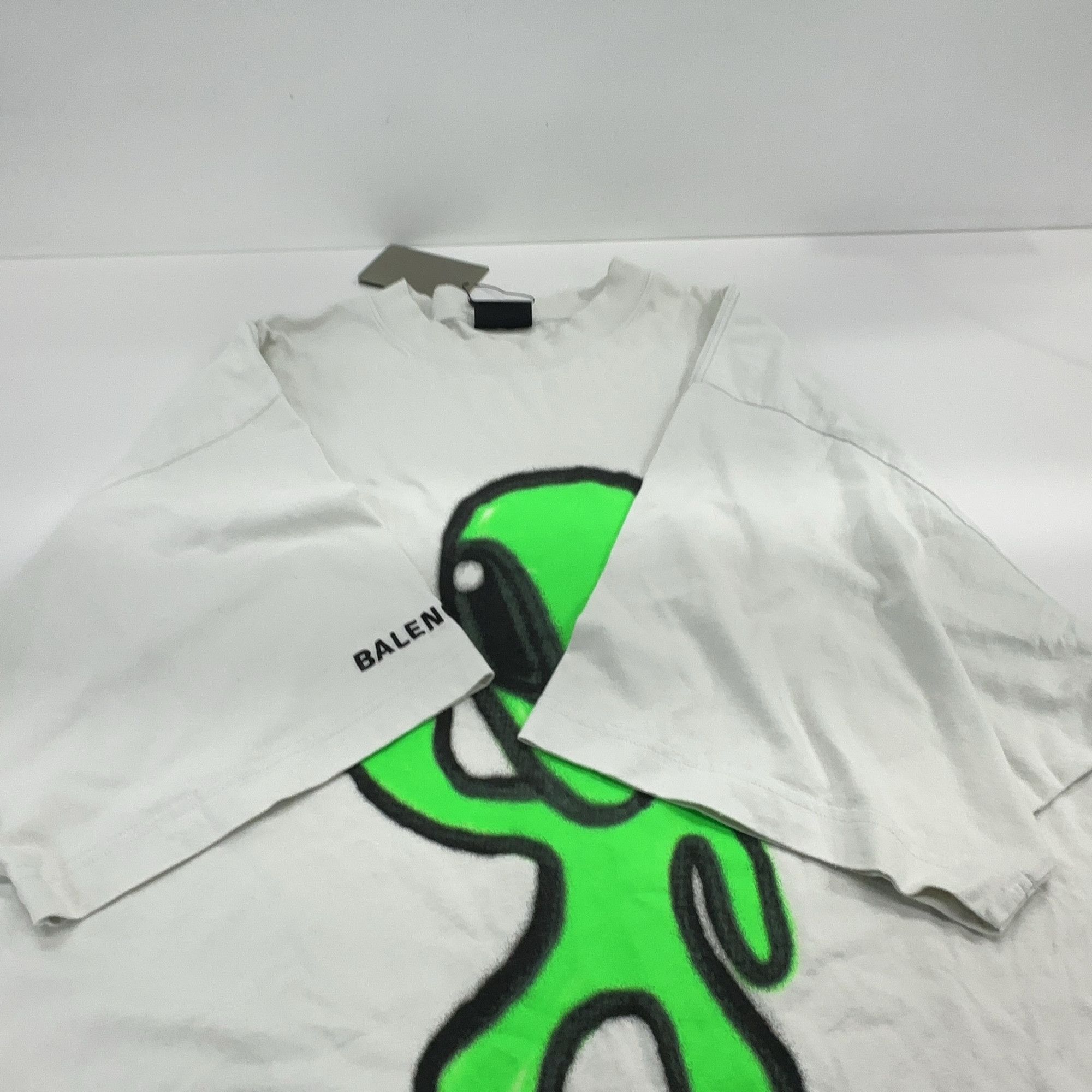 Balenciaga Balenciaga Alien Smiley Graphic T-Shirt Size L Size US L / EU 52-54 / 3 - 14 Thumbnail