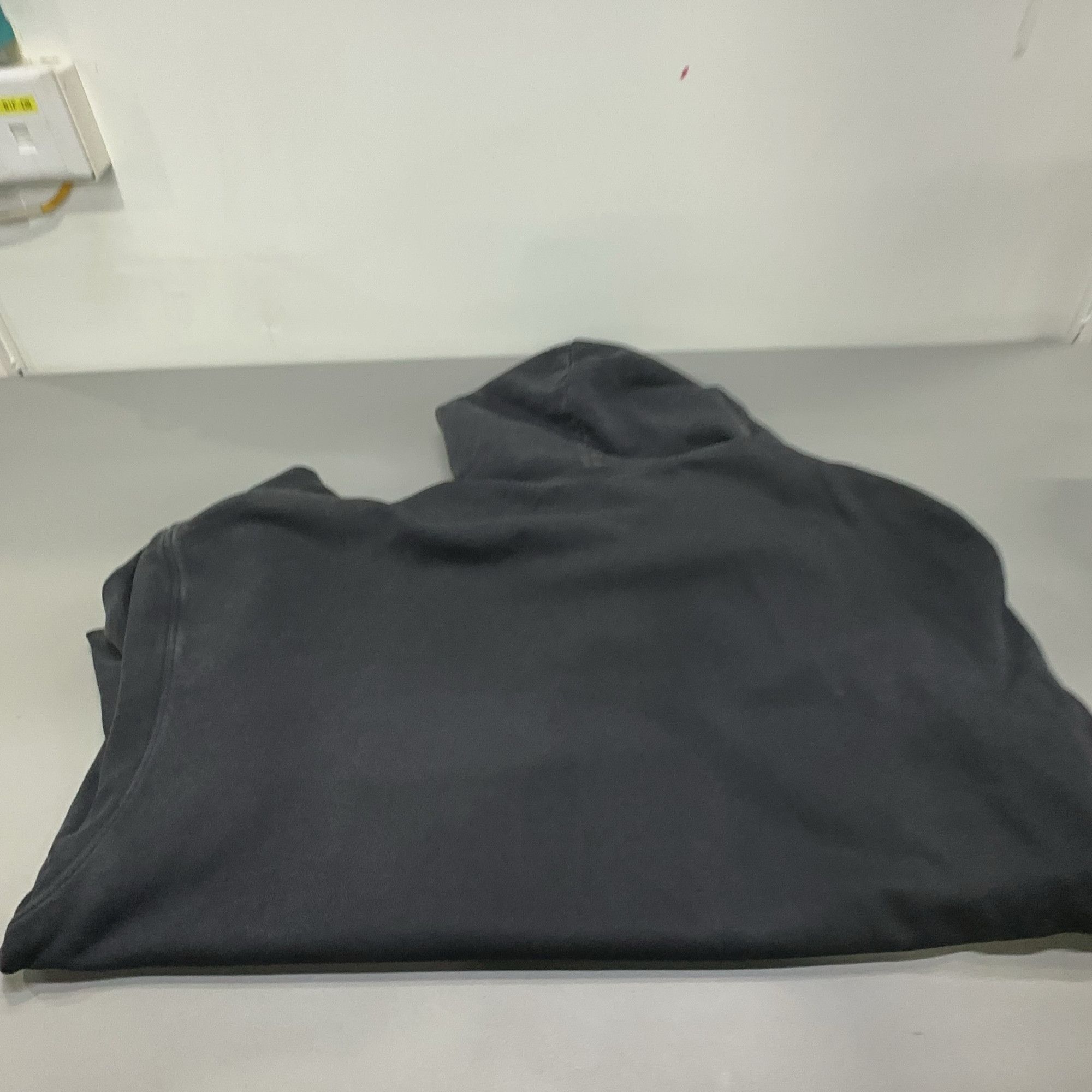 Balenciaga Balenciaga Logo Distressed Hoodie Size M Size US M / EU 48-50 / 2 - 17 Thumbnail