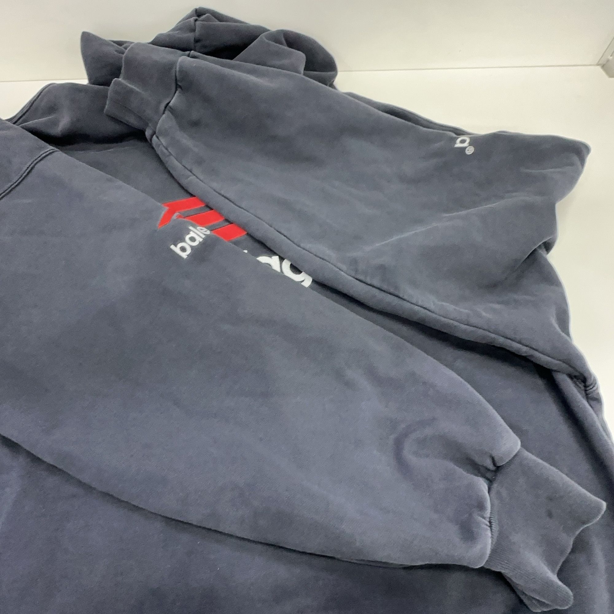 Balenciaga Balenciaga Logo Print Hoodie Size 1 Size US S / EU 44-46 / 1 - 14 Thumbnail