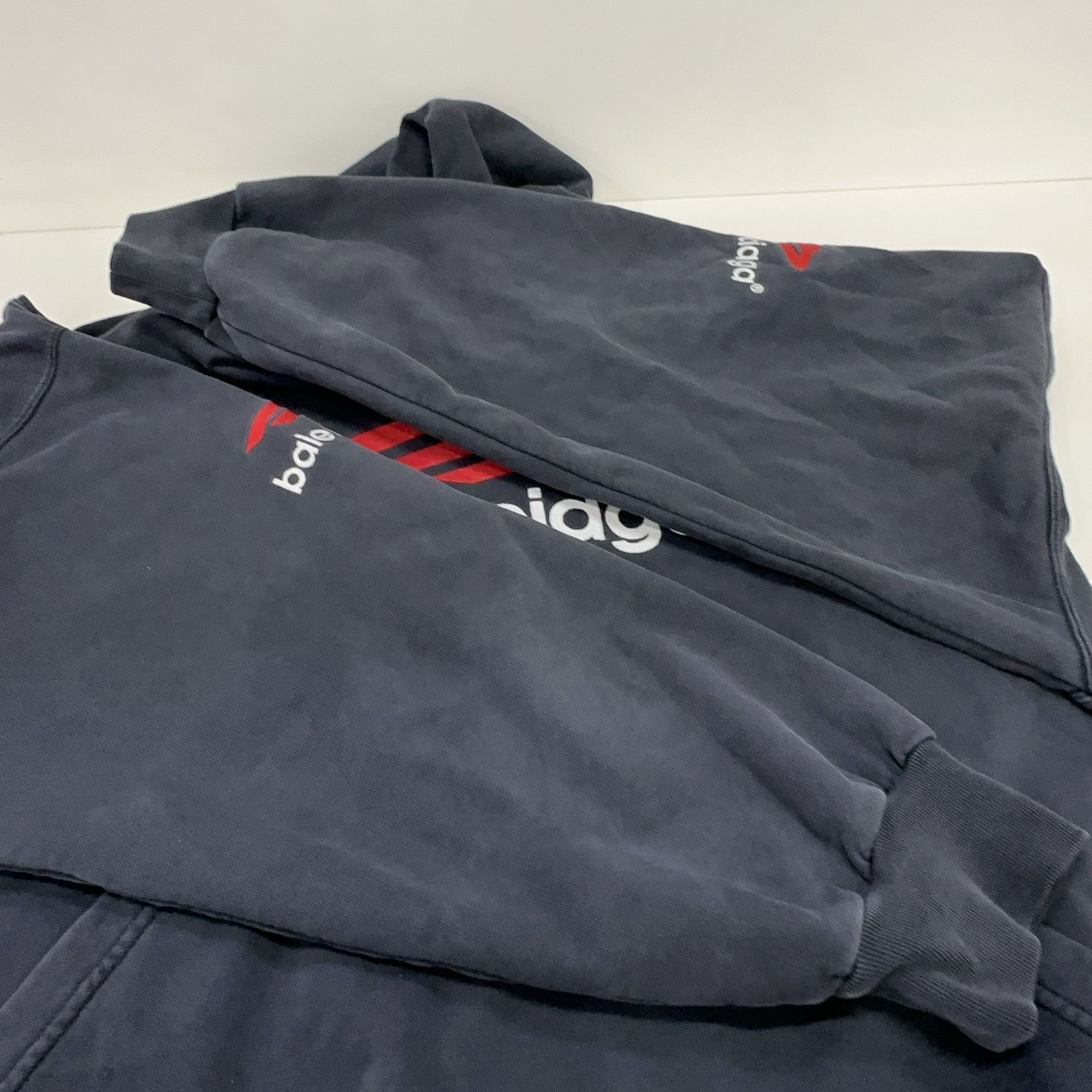 Balenciaga Balenciaga Logo Print Hoodie Size 1 Size US S / EU 44-46 / 1 - 11 Thumbnail