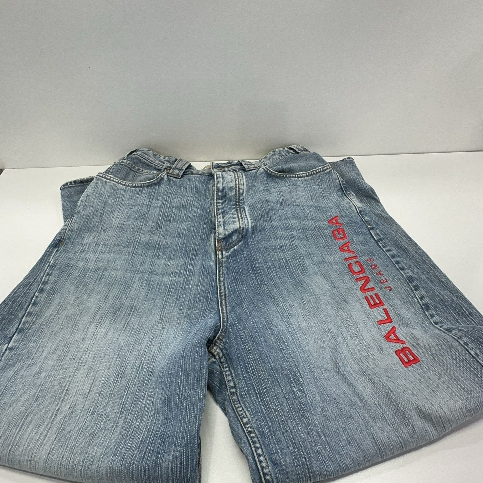 Balenciaga Balenciaga Red Logo Distressed Denim Jeans S Size US 30 / EU 46 - 8 Thumbnail