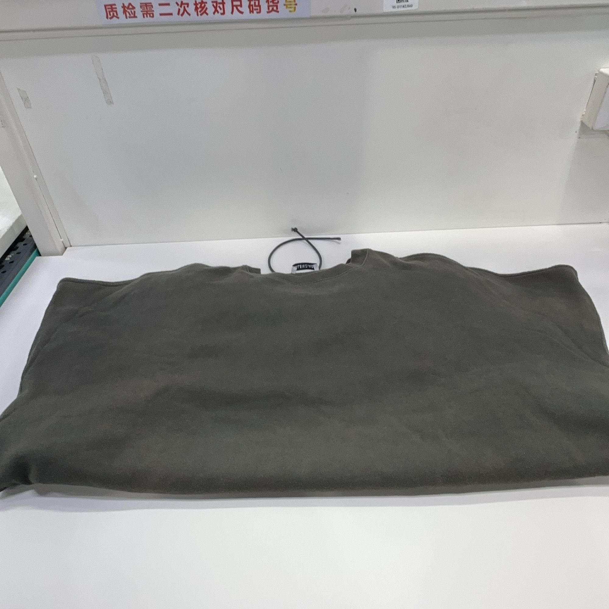 Balenciaga Balenciaga Washed Logo Sweatshirt Size M Size US M / EU 48-50 / 2 - 11 Thumbnail