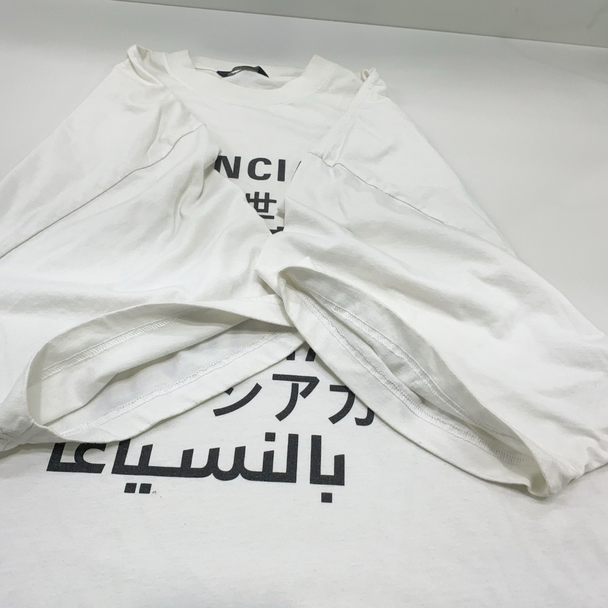 Balenciaga Balenciaga Languages Logo T-Shirt S Size US S / EU 44-46 / 1 - 8 Thumbnail