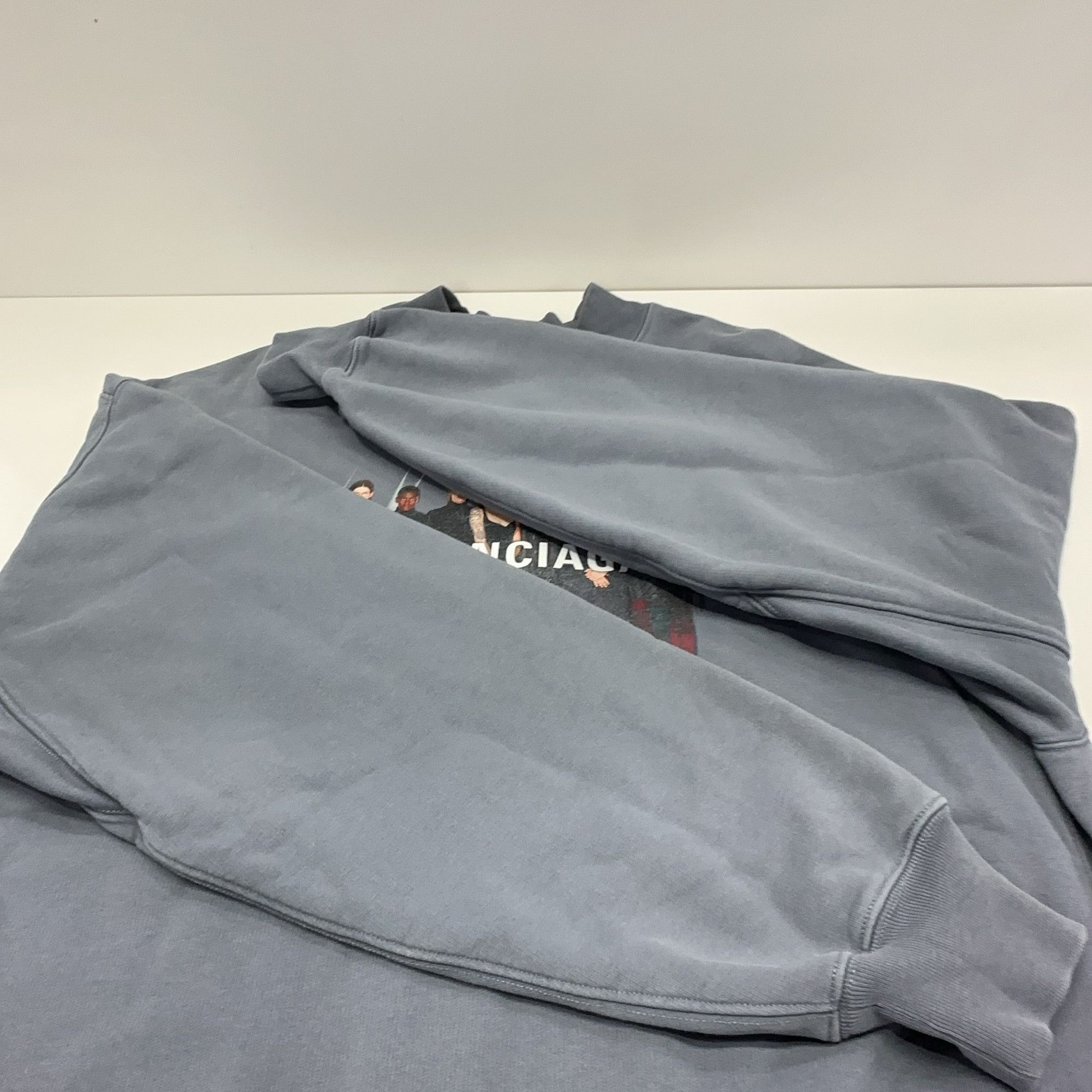 Balenciaga Balenciaga Portrait Graphic Sweatshirt S Size US S / EU 44-46 / 1 - 11 Thumbnail