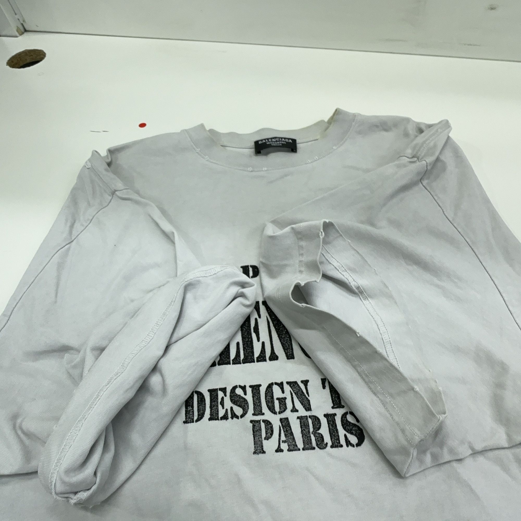Balenciaga Balenciaga Design Team Logo T-Shirt Size L Size US L / EU 52-54 / 3 - 9 Thumbnail