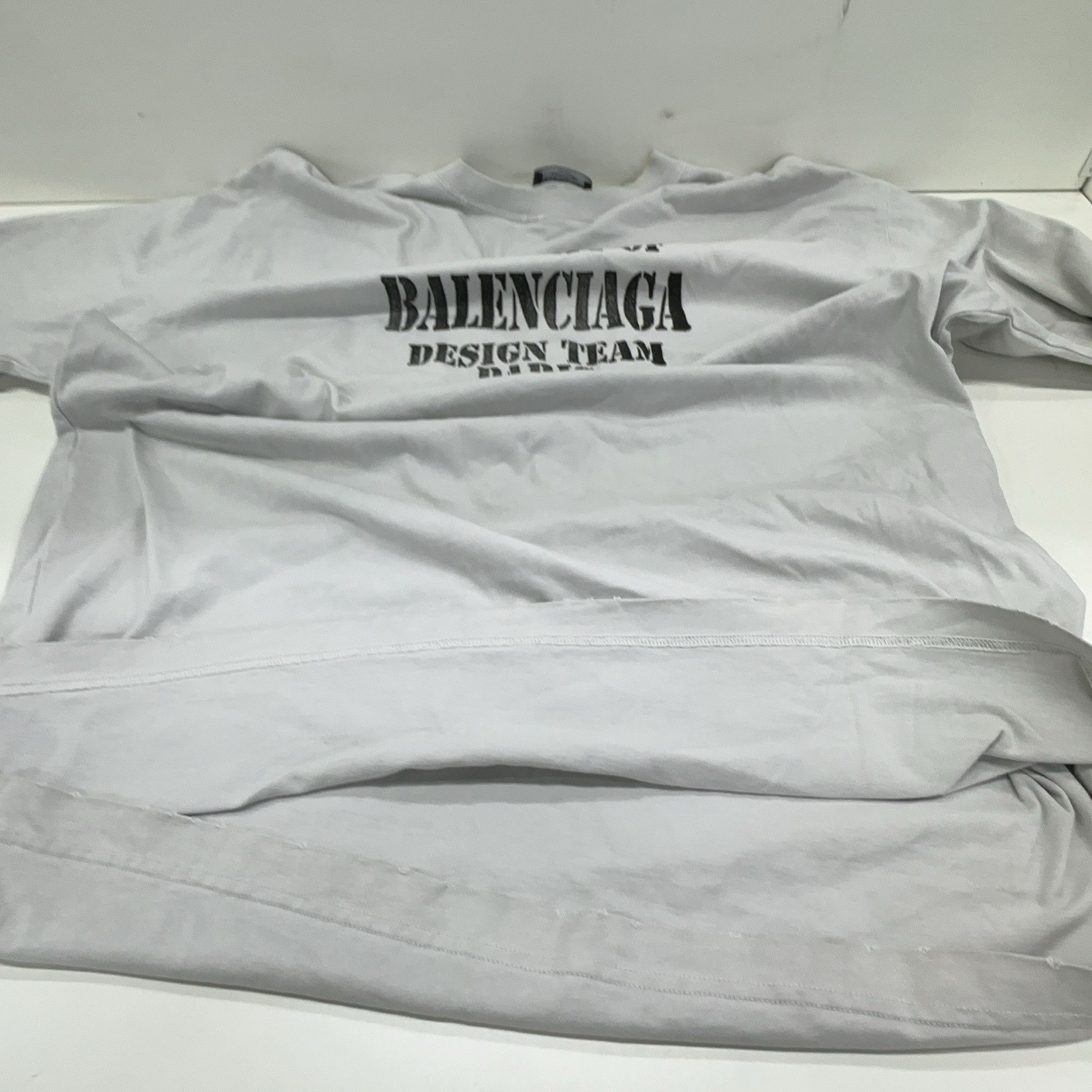 Balenciaga Balenciaga Design Team Logo T-Shirt Size L Size US L / EU 52-54 / 3 - 8 Thumbnail