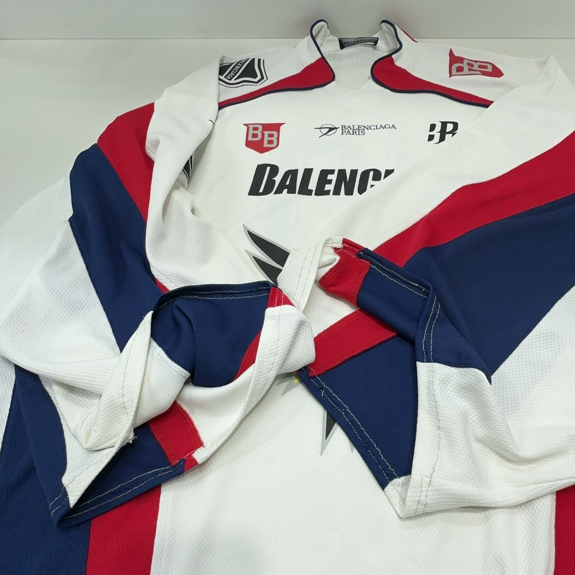 Balenciaga Balenciaga SS21 Hockey Mesh Jersey Size L Size US L / EU 52-54 / 3 - 11 Thumbnail
