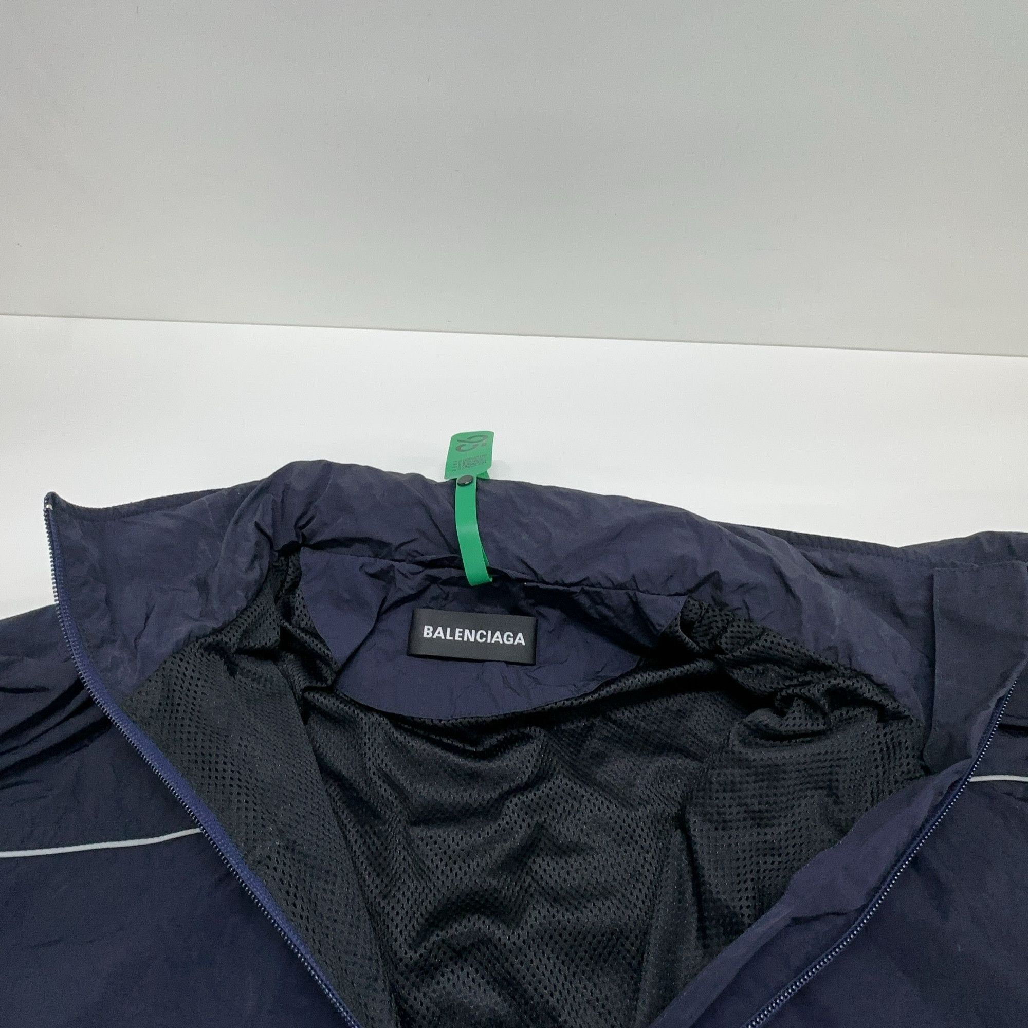 Balenciaga Balenciaga Quarter-Zip Logo Windbreaker 44 Size US S / EU 44-46 / 1 - 13 Thumbnail