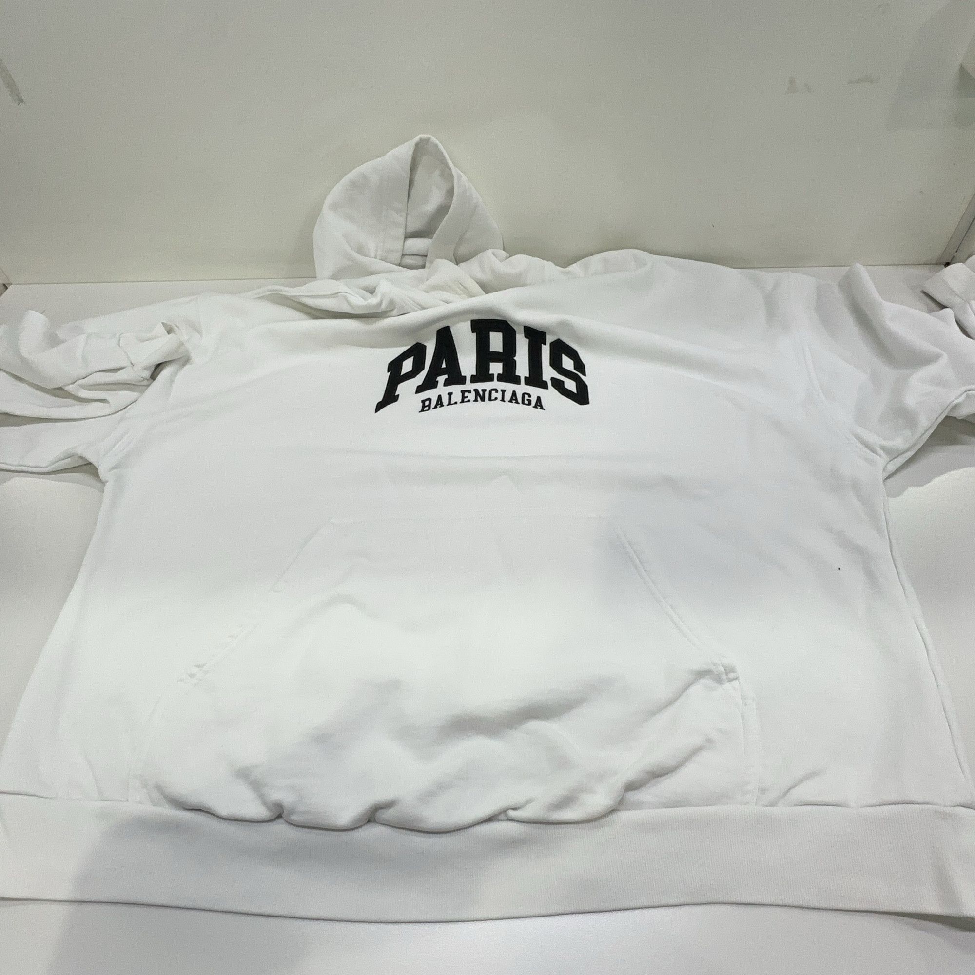 Balenciaga Balenciaga Paris Logo Hoodie US S Size US S / EU 44-46 / 1 - 11 Thumbnail