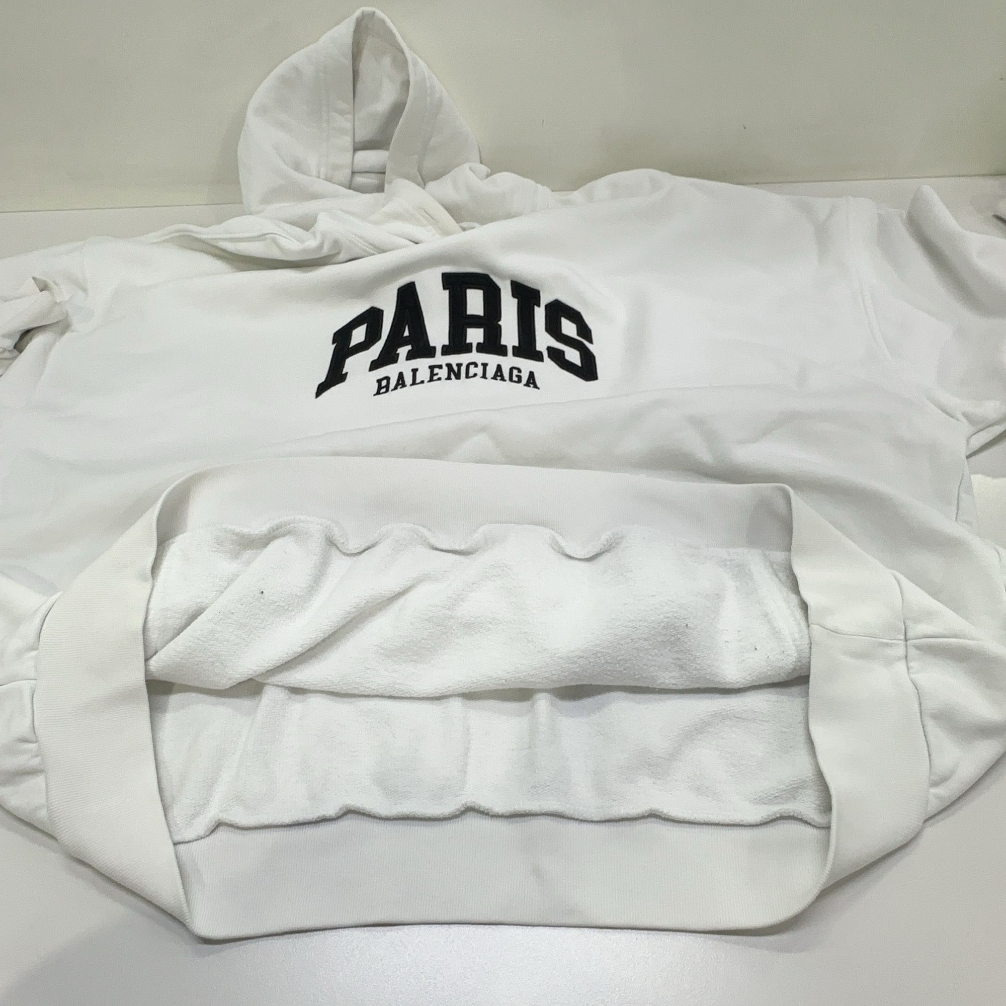 Balenciaga Balenciaga Paris Logo Hoodie US S Size US S / EU 44-46 / 1 - 12 Thumbnail
