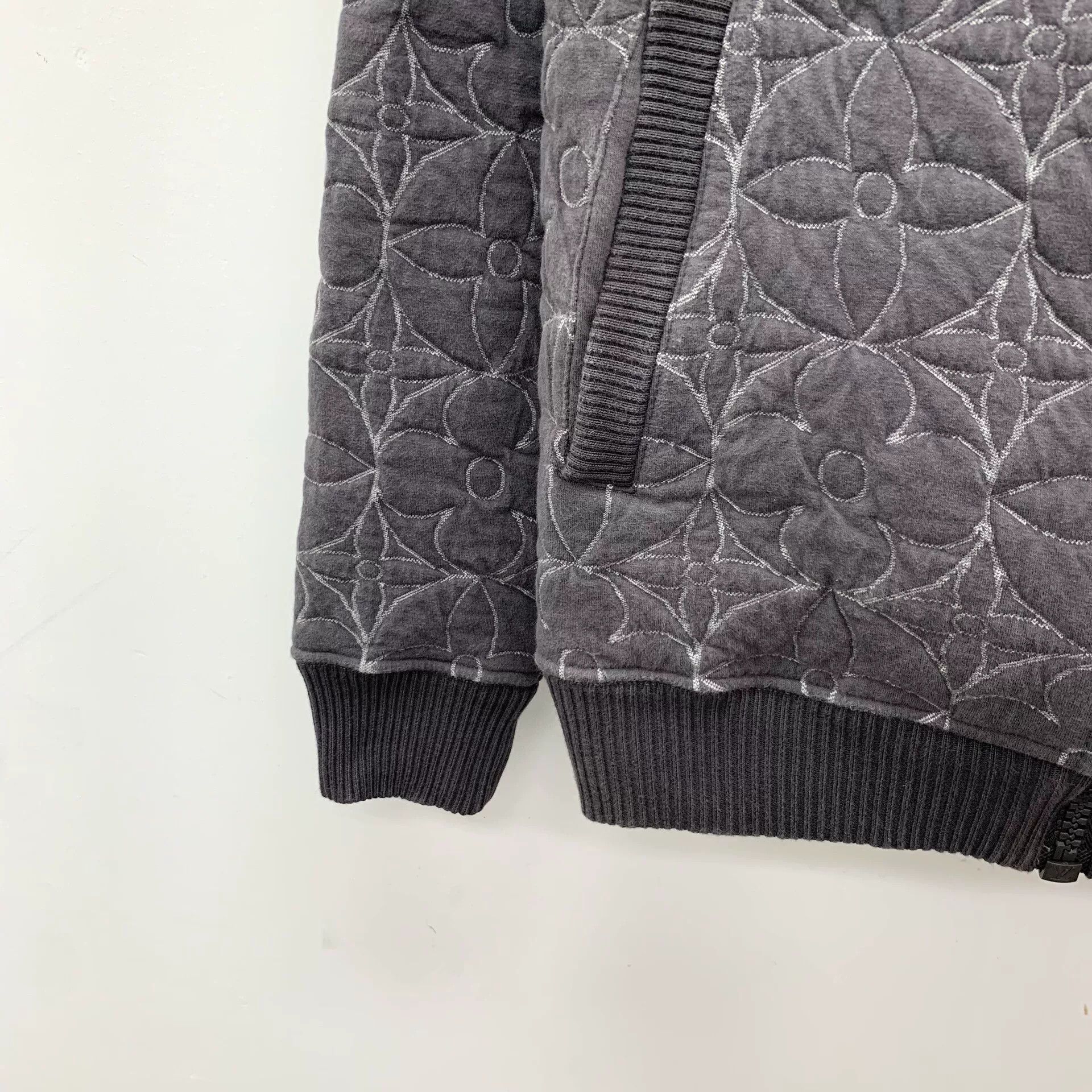 Louis Vuitton Louis Vuitton Monogram Zip Up Jacket S Size US S / EU 44-46 / 1 - 5 Thumbnail
