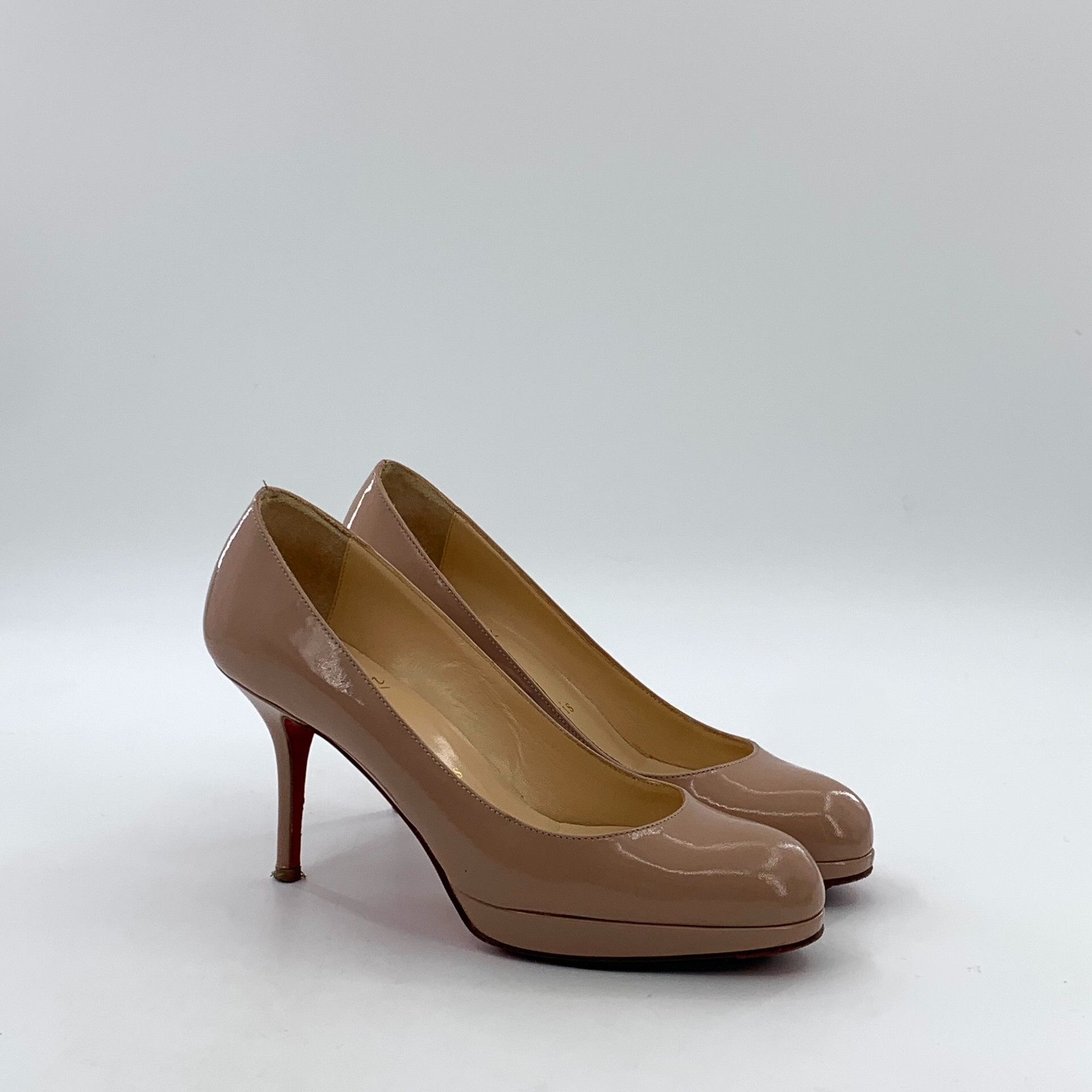 Christian Louboutin Christian Louboutin Nude Patent Round Toe Heels 35.5 Size US 5.5 / IT 35.5 - 3 Thumbnail