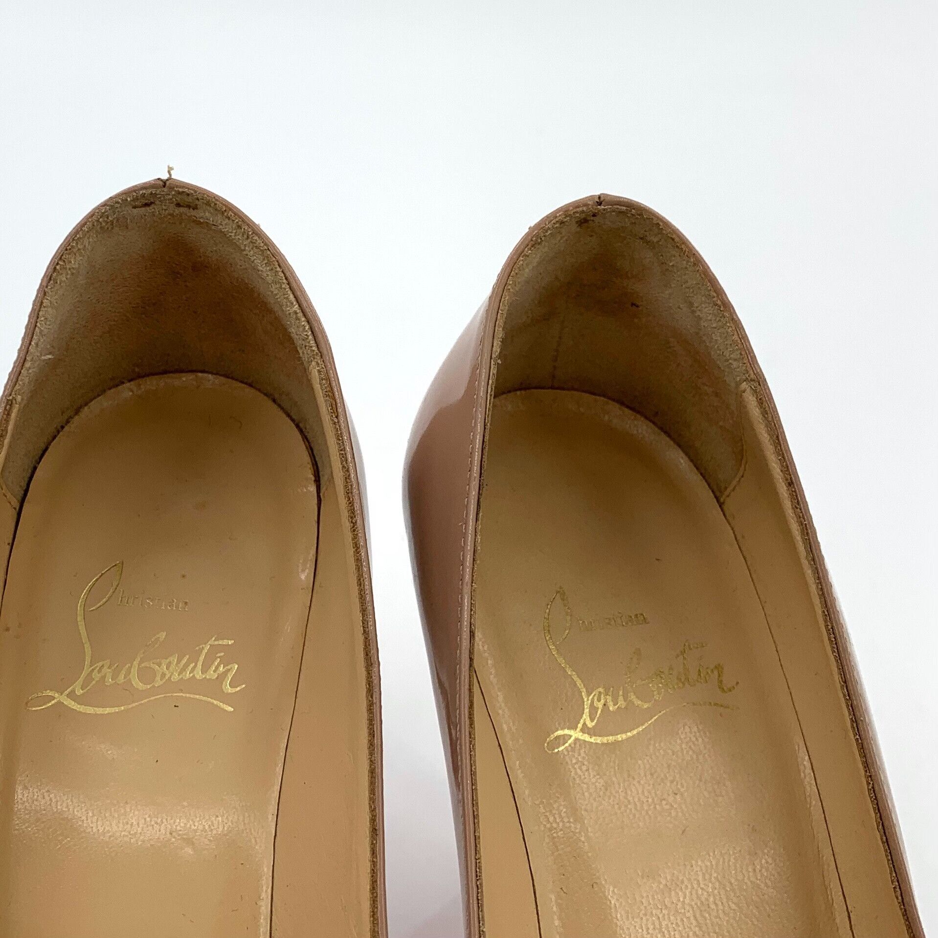 Christian Louboutin Christian Louboutin Nude Patent Round Toe Heels 35.5 Size US 5.5 / IT 35.5 - 10 Thumbnail