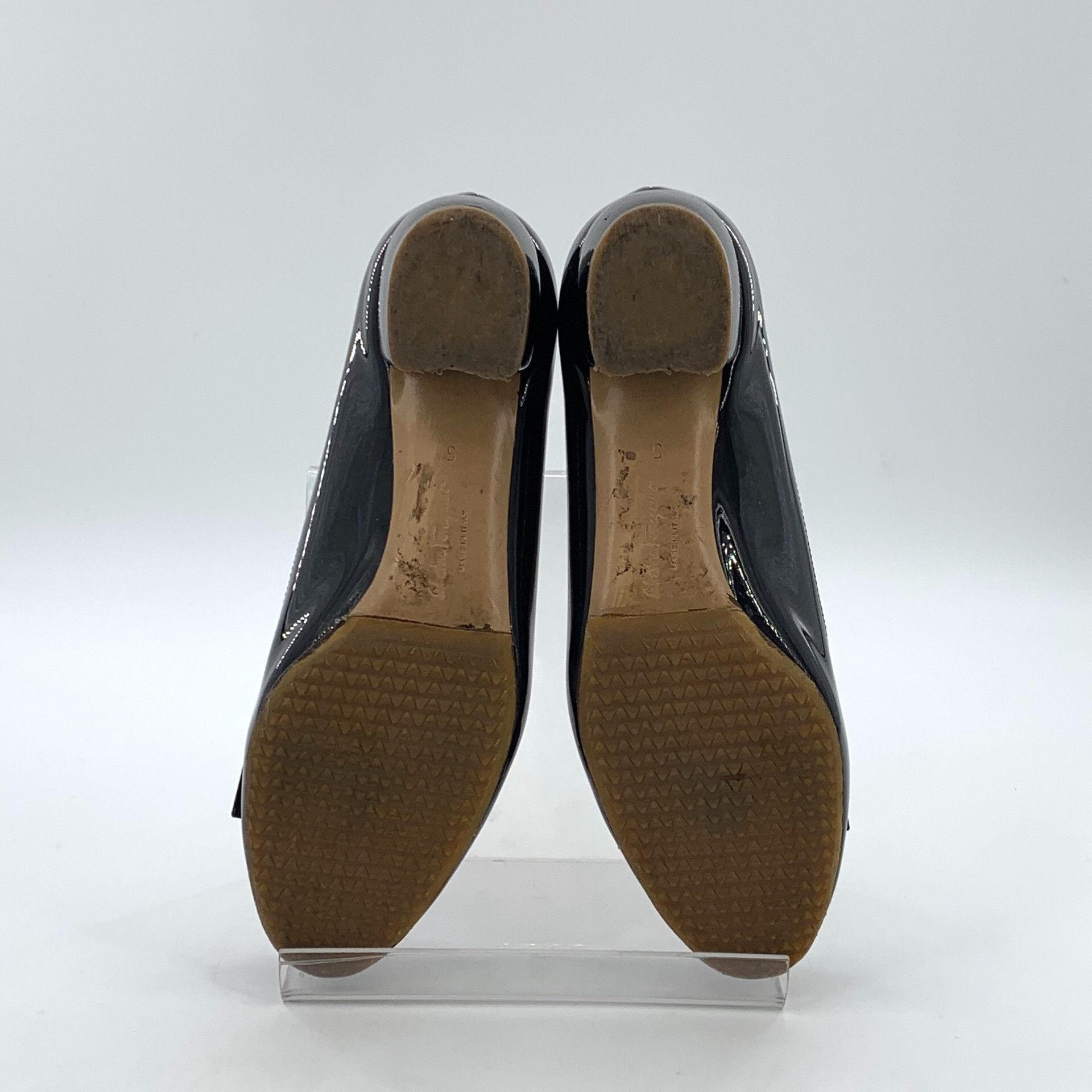 Salvatore Ferragamo Salvatore Ferragamo Vara Patent Bow Pumps Size 35 Size US 5 / IT 35 - 6 Thumbnail