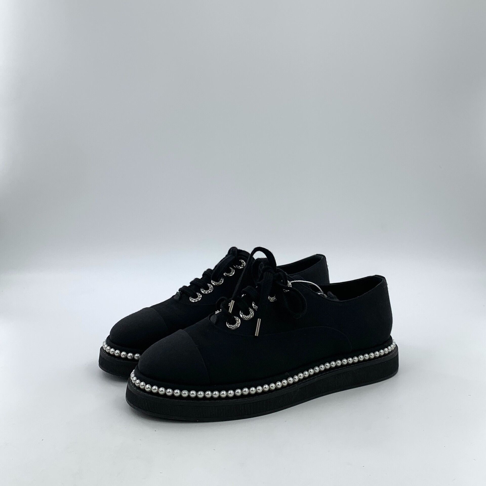 Chanel Chanel Pearl Trimmed Lace Up Flats 37 Size US 7 / IT 37 - 2 Thumbnail