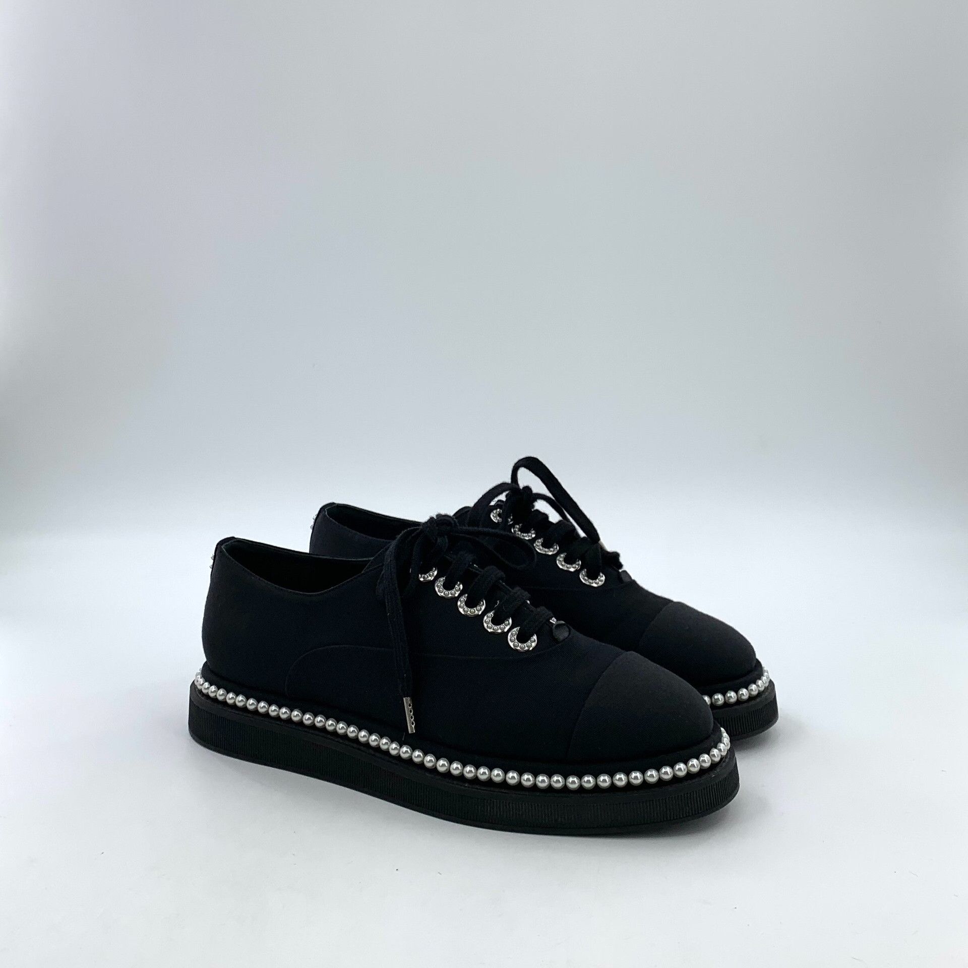 Chanel Chanel Pearl Trimmed Lace Up Flats 37 Size US 7 / IT 37 - 3 Thumbnail