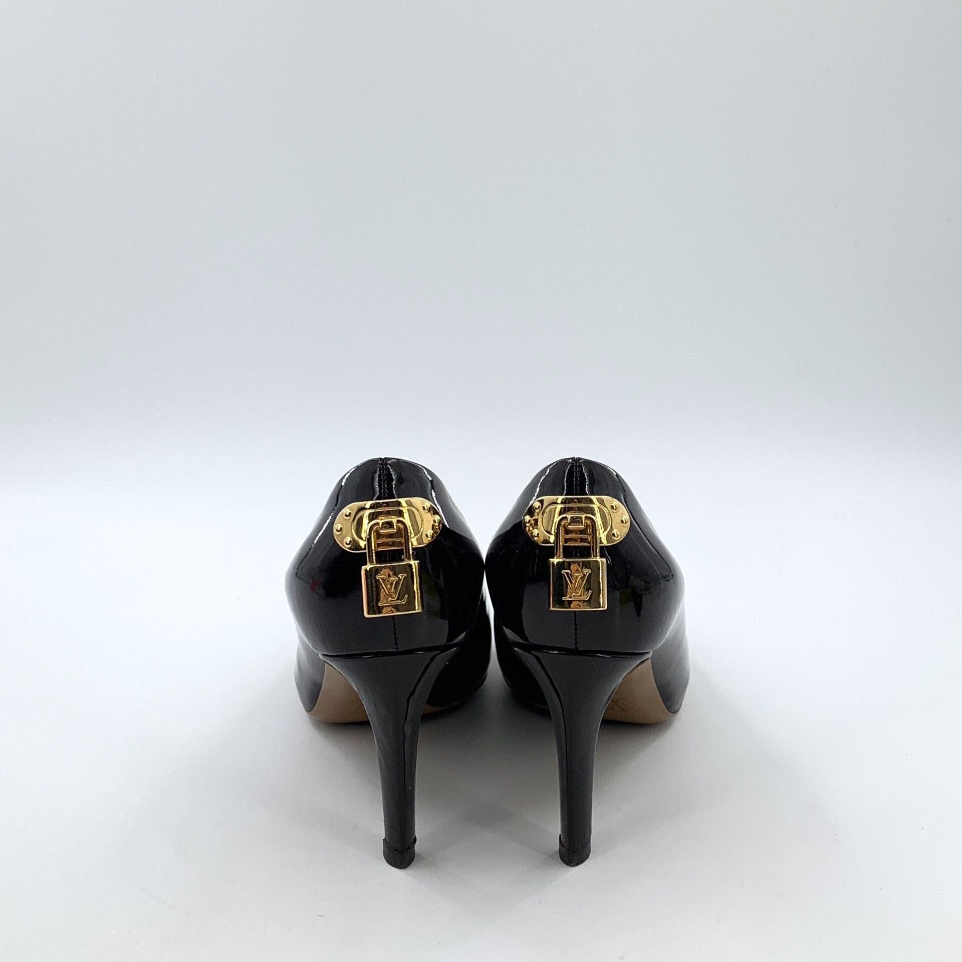 Louis Vuitton Louis Vuitton Lock Patent Leather Heels 35 Size US 5 / IT 35 - 5 Thumbnail