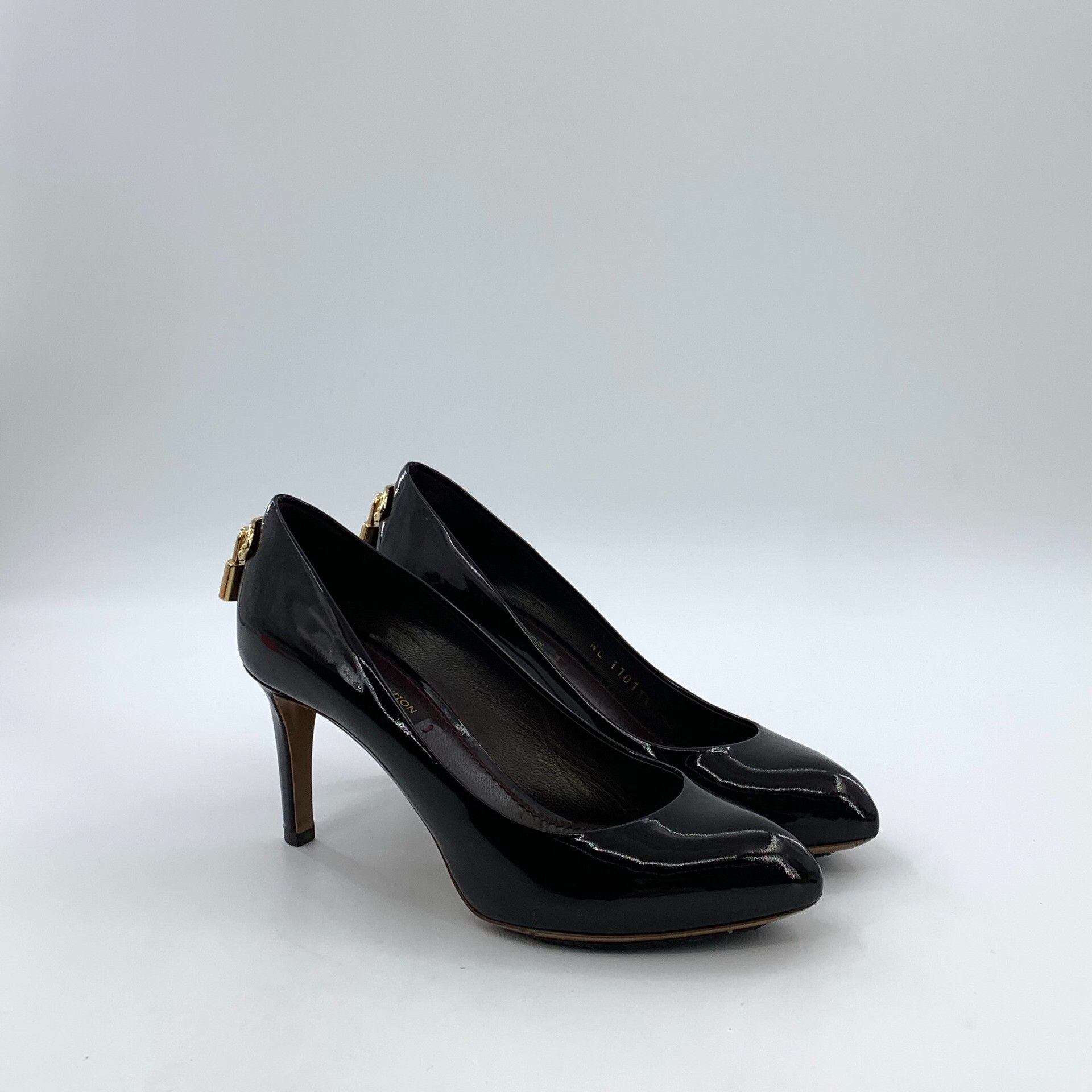 Louis Vuitton Louis Vuitton Lock Patent Leather Heels 35 Size US 5 / IT 35 - 3 Thumbnail