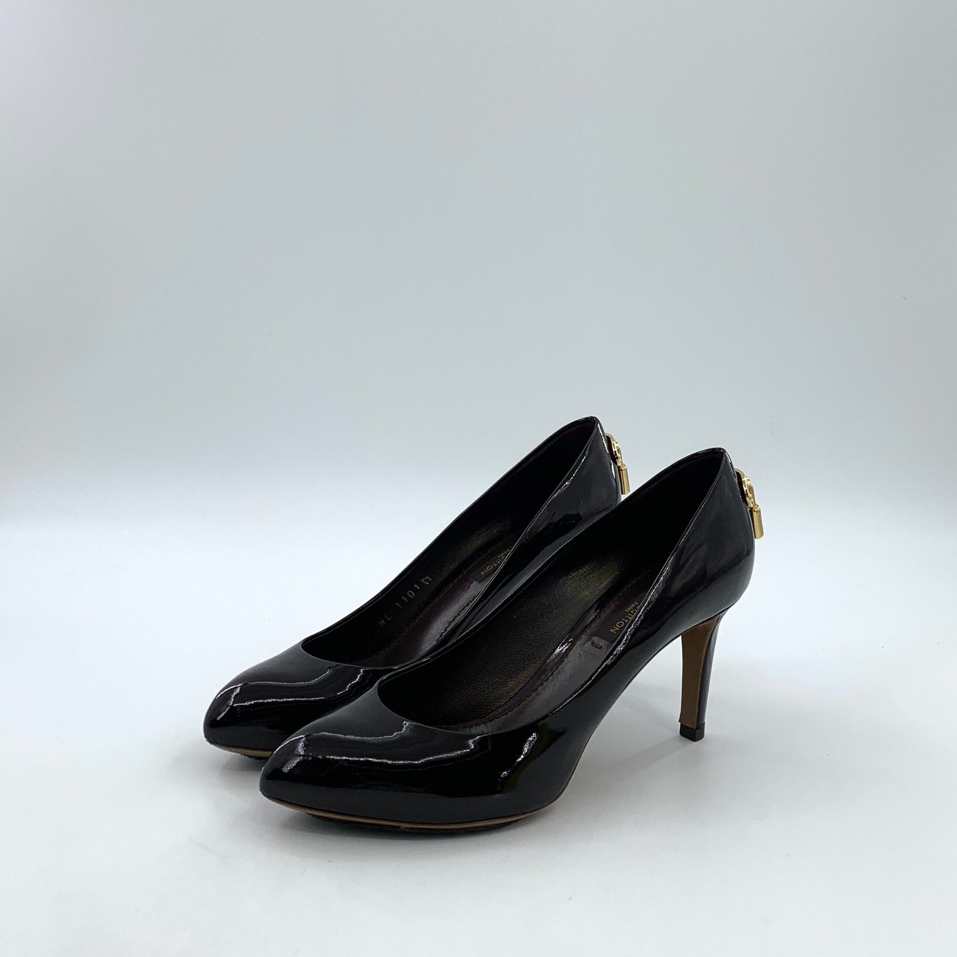 Louis Vuitton Louis Vuitton Lock Patent Leather Heels 35 Size US 5 / IT 35 - 2 Thumbnail