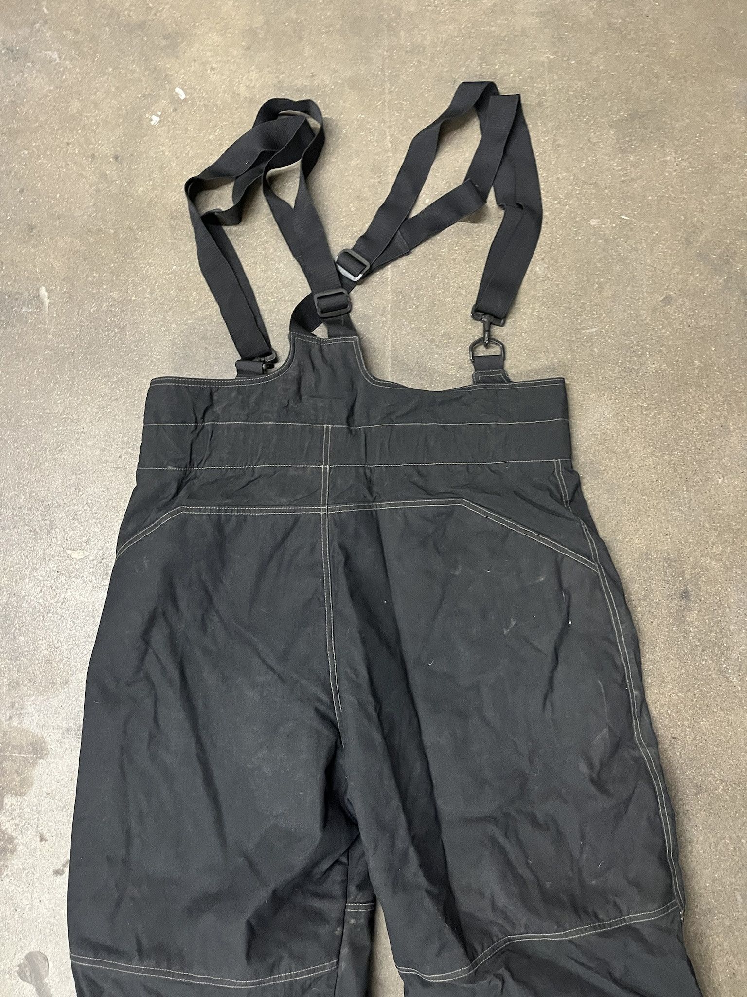 Carhartt × Vintage Vintage 2000s Black Dot Snowboard Snowpants Water Resistant Overalls Size XL Size US XL / EU 56 / 4 - 5 Thumbnail