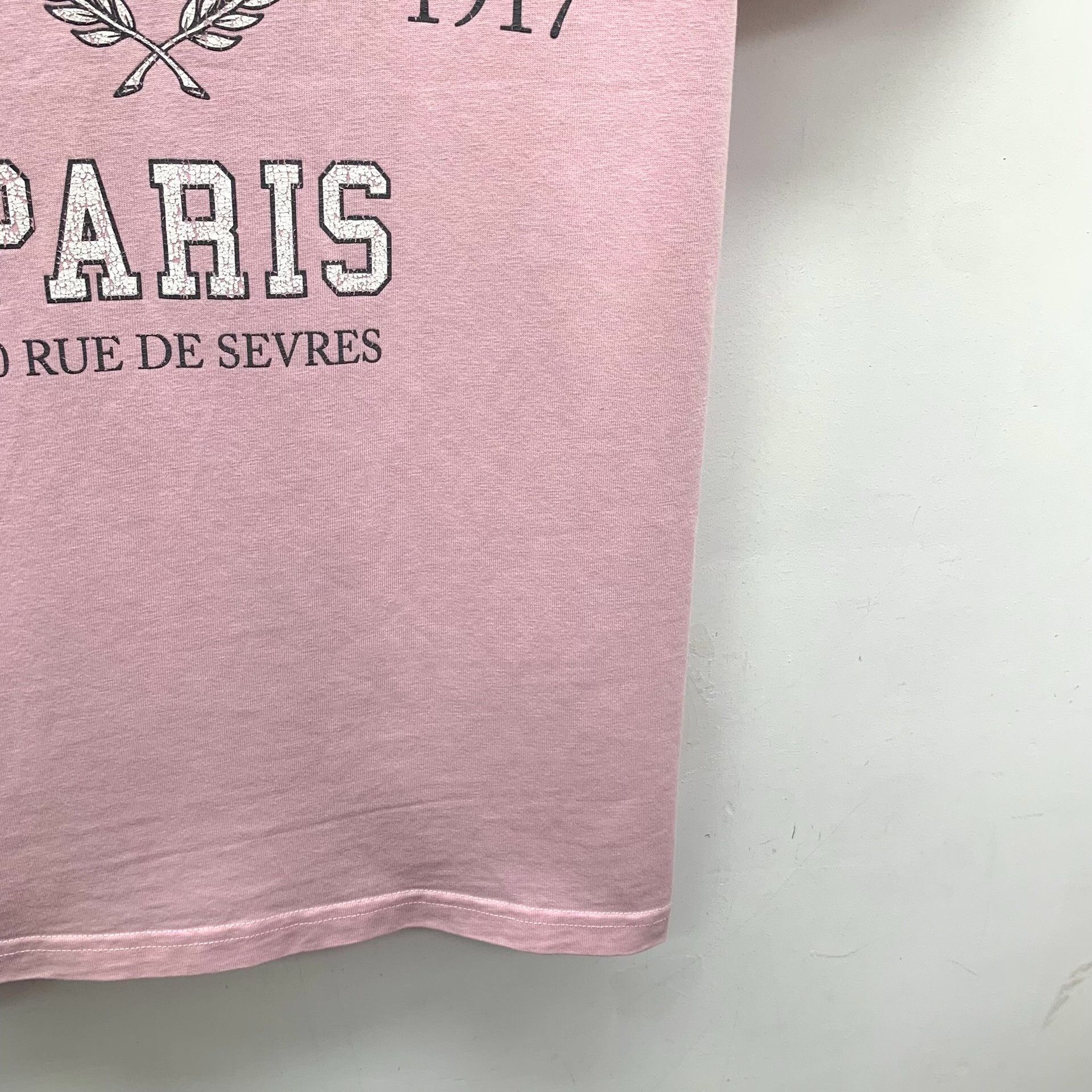 Balenciaga Balenciaga Crest Logo Graphic T-Shirt Pink Size S Size US S / EU 44-46 / 1 - 5 Thumbnail