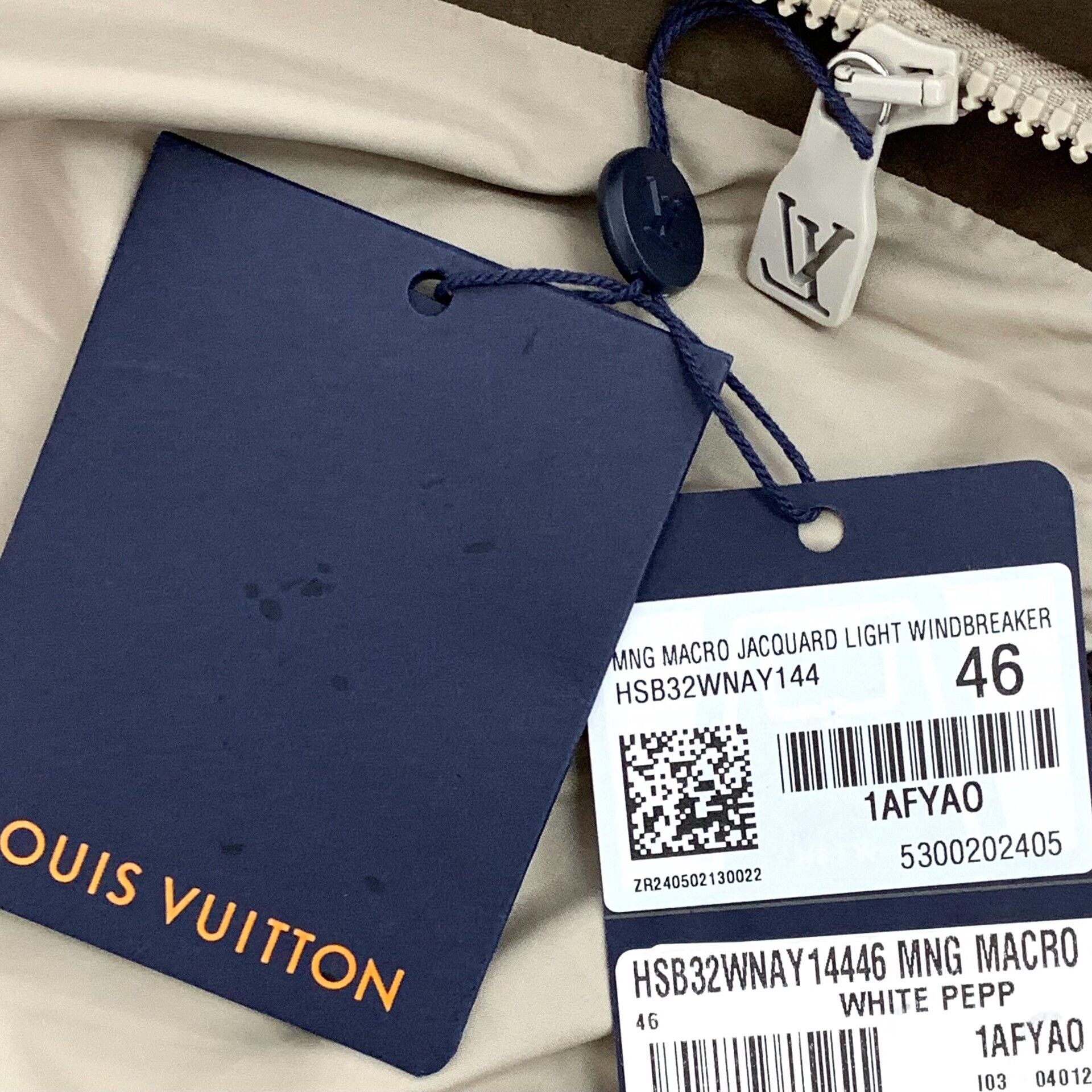 Louis Vuitton Louis Vuitton Gradient Monogram Light Windbreaker Size 46 Size US S / EU 44-46 / 1 - 9 Thumbnail